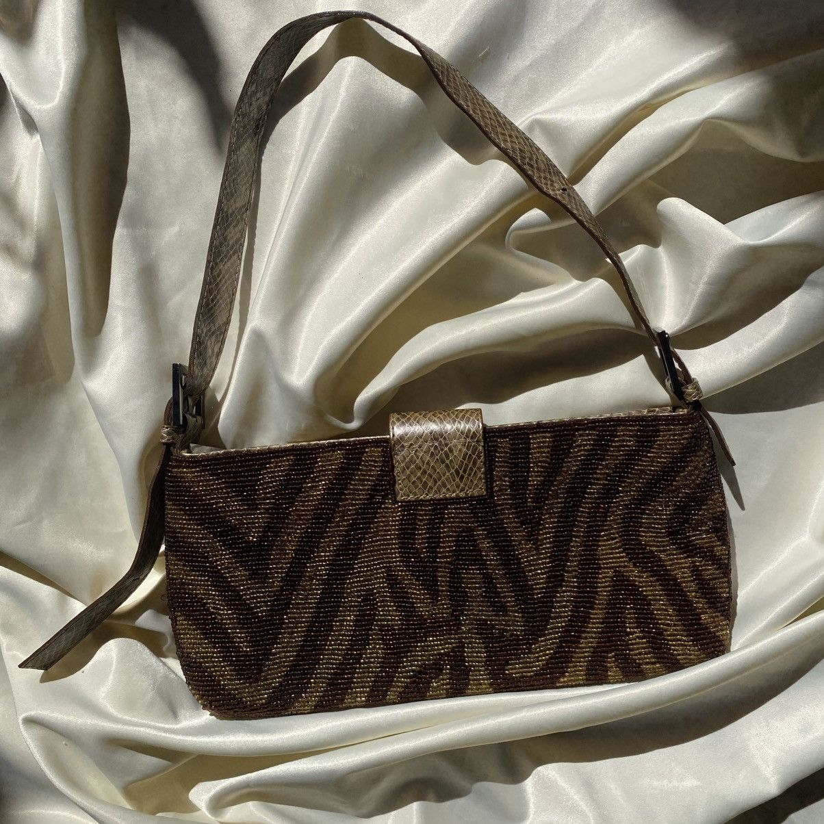 Vintage Vintage petite shoulder bag with tiger patterns Size ONE SIZE - 4 Thumbnail