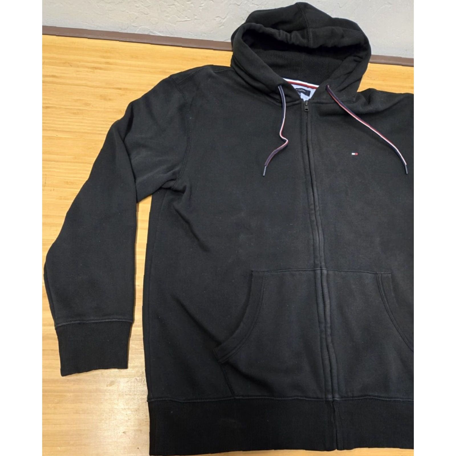 Tommy Hilfiger Tommy Hilfiger Drawstring Hoodie Jacket Men's 2XL Black Full Zip Jacket Mid-Length Casual Logo Black 2XL Mens Shirt? Size US XXL / EU 58 / 5 - 3 Thumbnail