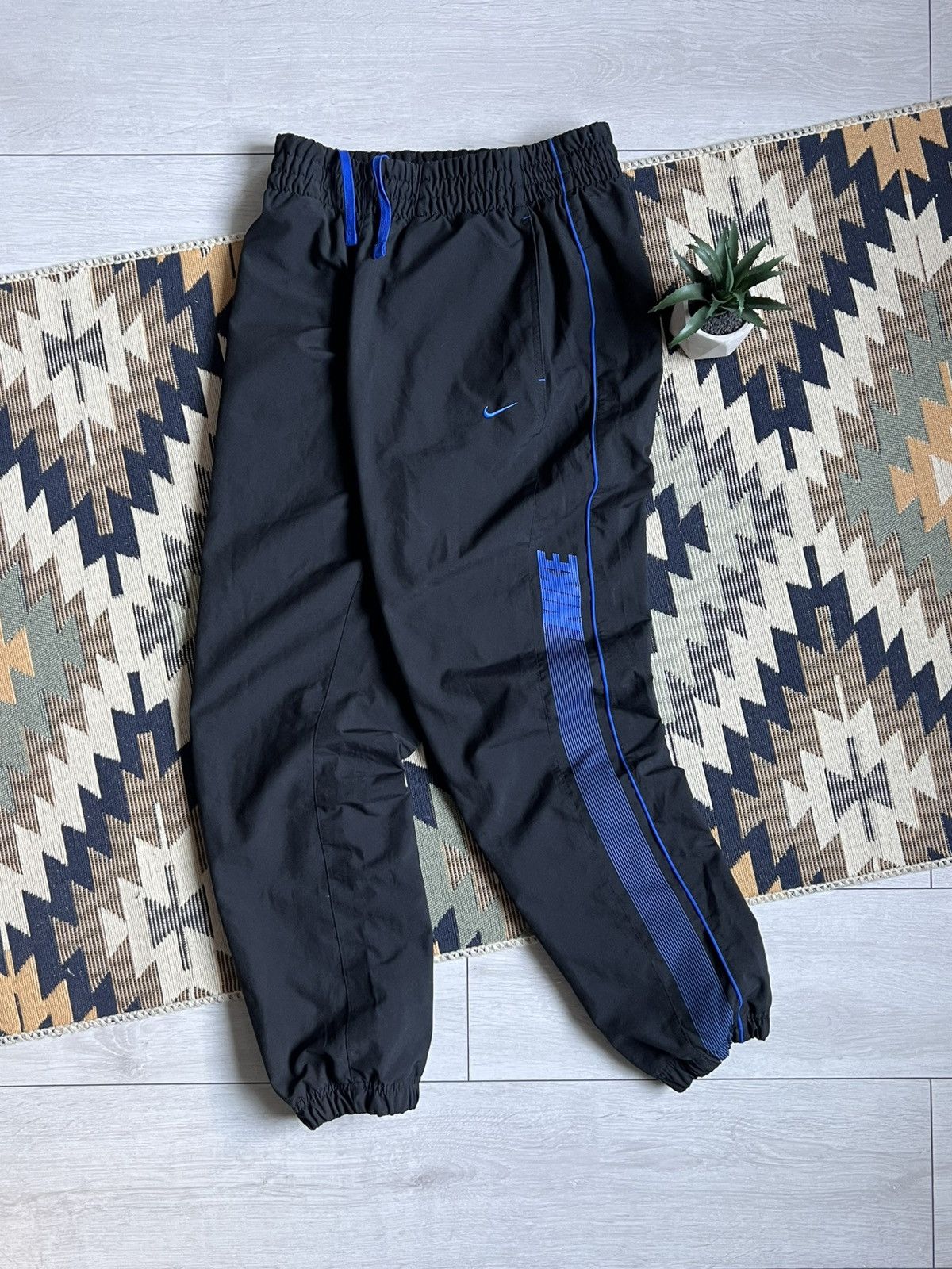 Nike Nike Vintage Y2k Drill Swoosh Nylon Pants Size US 32 / EU 48 - 1 Thumbnail