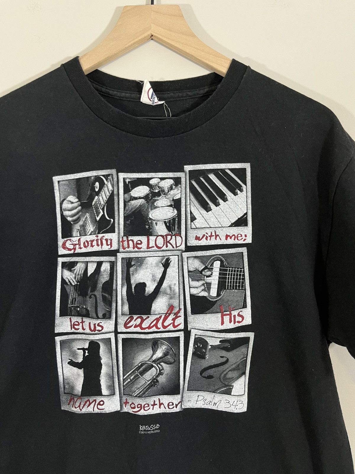 Vintage Faded Bible Quote Polaroid Graphic Distressed Tee Size US M / EU 48-50 / 2 - 1 Thumbnail