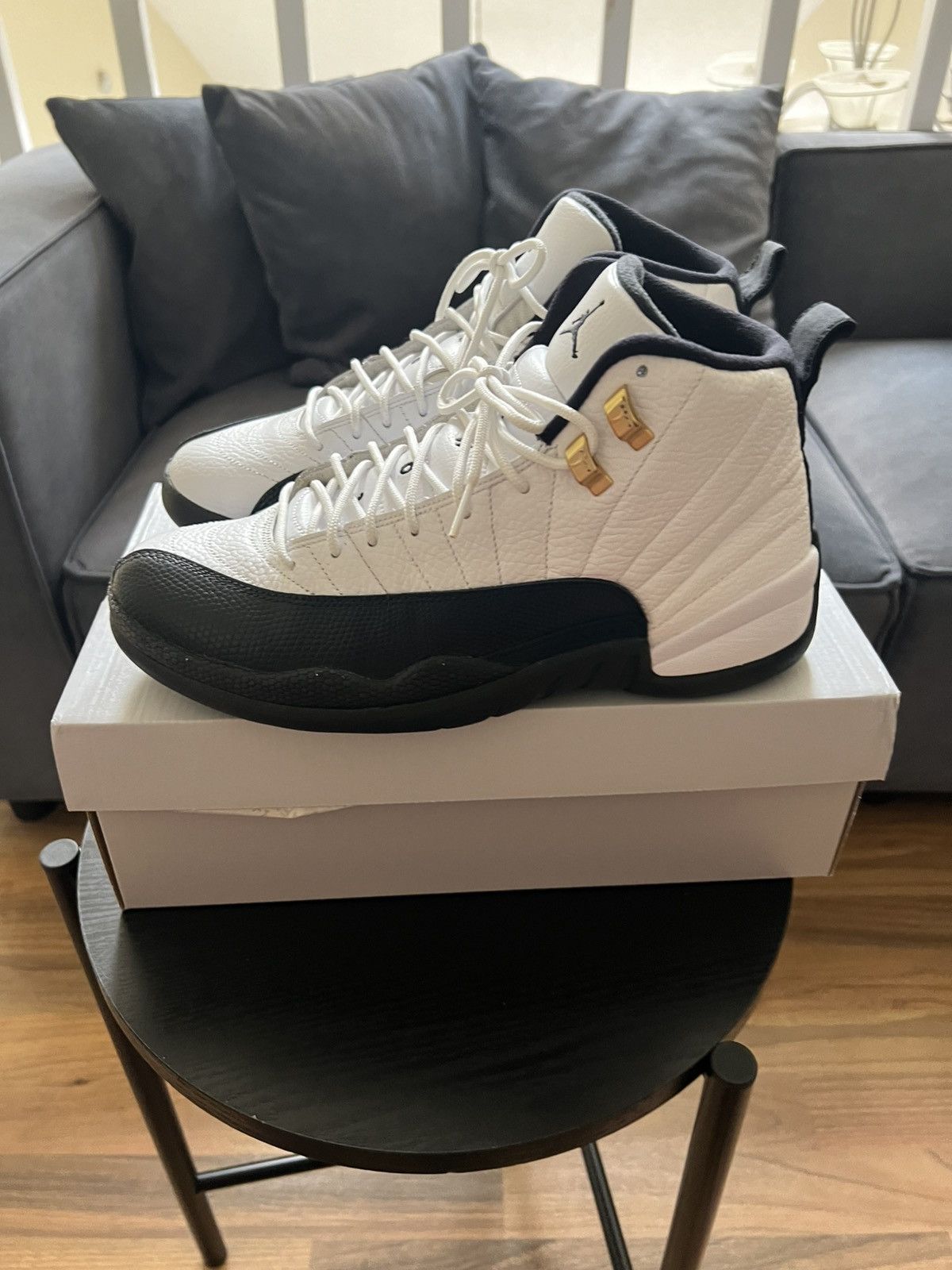 Jordan Brand Air Jordan 12 Taxi 2013 Sz. 9 Size US 9 / EU 42 - 5 Thumbnail