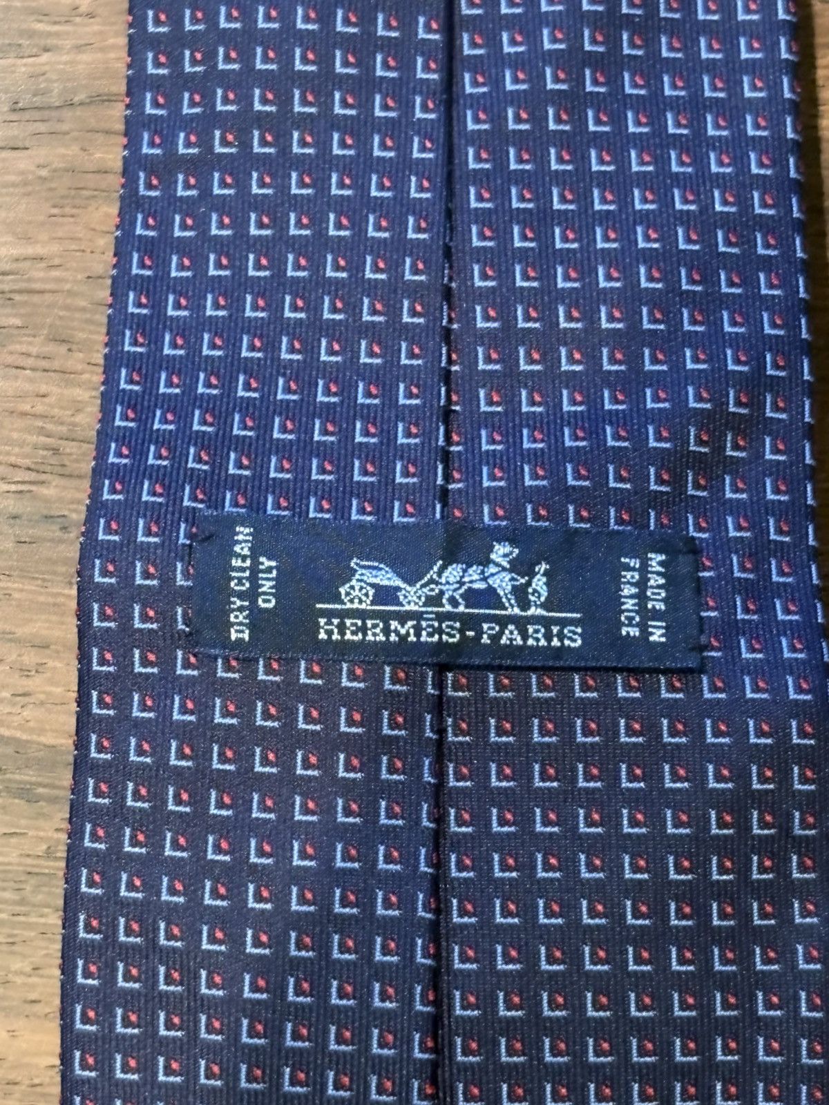 Hermes Hermes men’s jacquard navy and red silk tie Size 30 - 1 Thumbnail