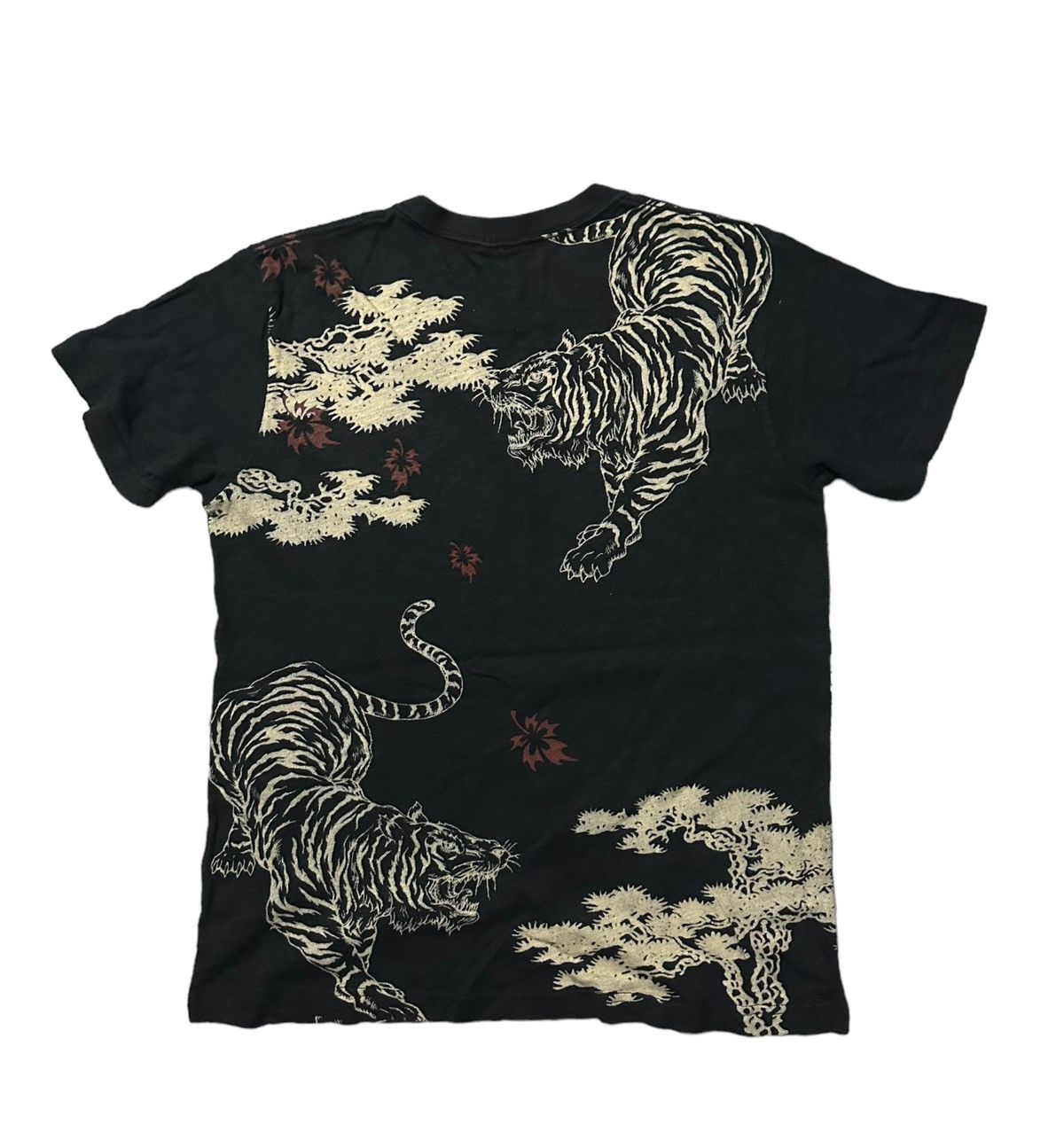 Japanese Brand sukajan tiger fight overprint tee Size US L / EU 52-54 / 3 - 5 Thumbnail