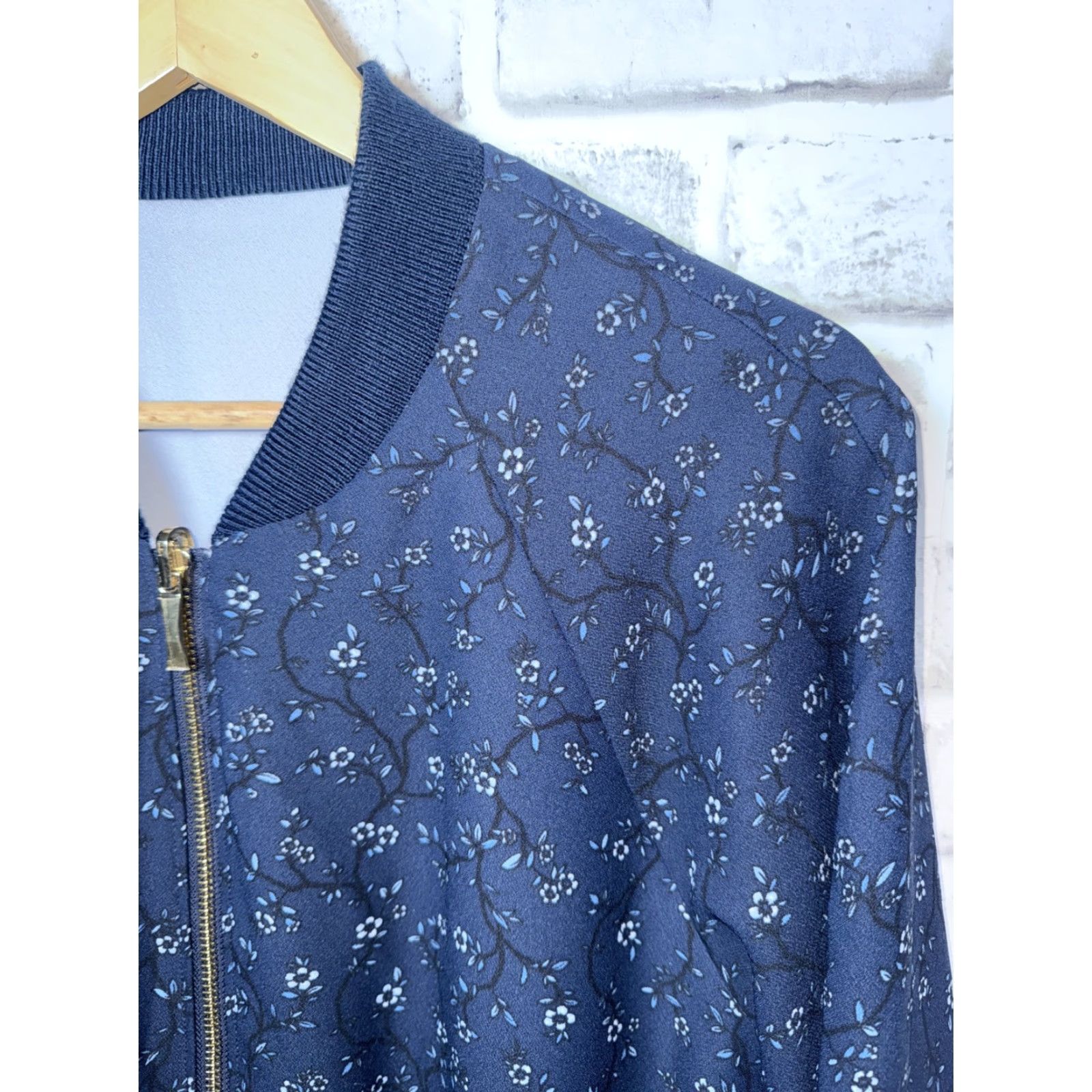 Vintage Kate Spade Jacket Women's M Blue Floral Reversible Bomber Out West Wild Roses Size M / US 6-8 / IT 42-44 - 2 Thumbnail