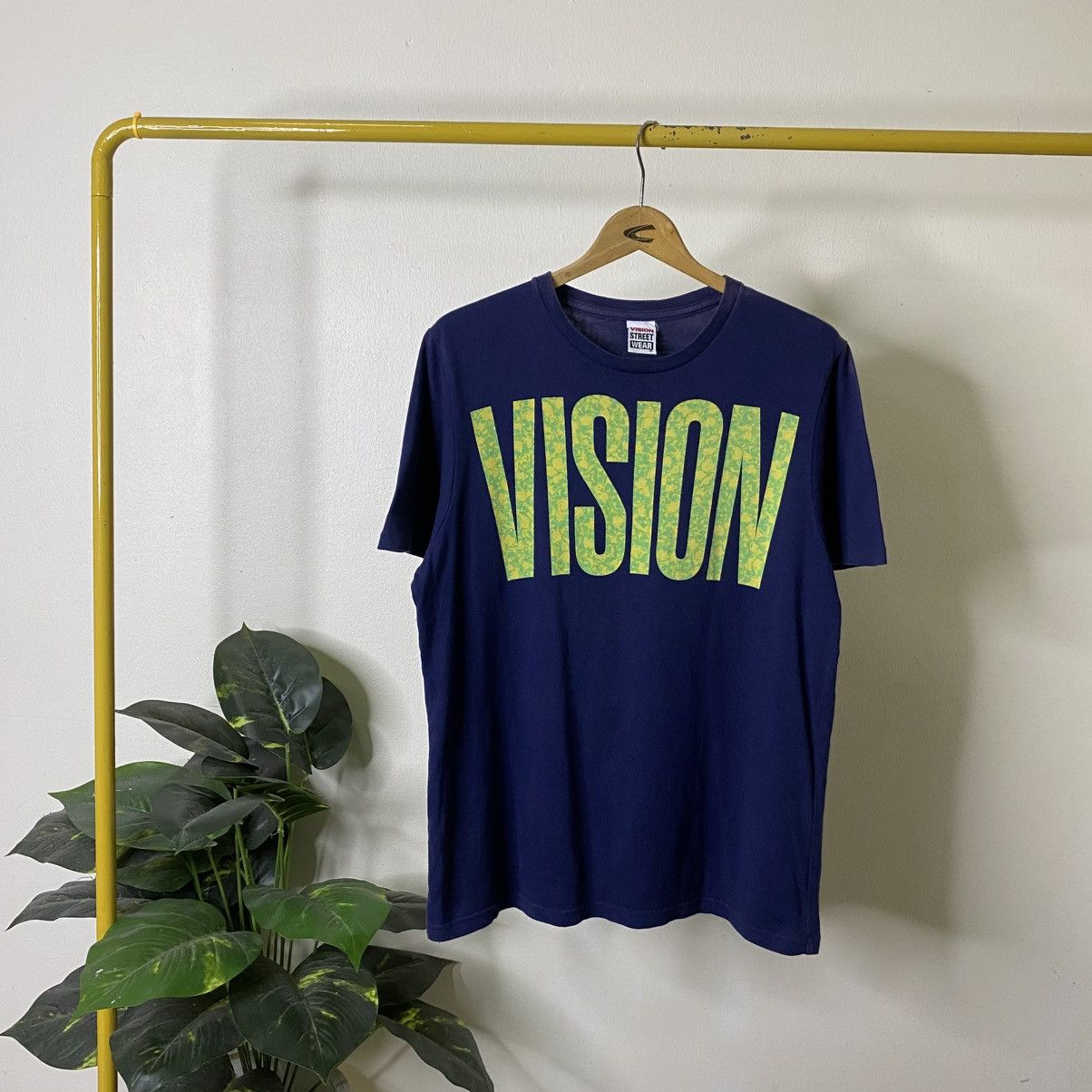 Vision Streetwear Vintage 2000s Vision Streetwear Skateboard Skater T Shirt Size US L / EU 52-54 / 3 - 1 Thumbnail