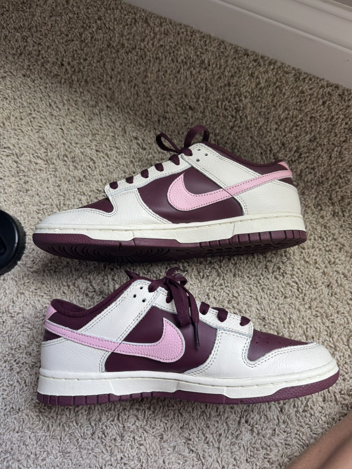 Nike Dunk Low Retro “Valentines day 2023” Size US 8.5 / EU 41-42 - 2 Thumbnail