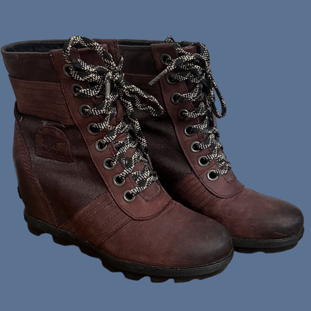 SOREL VINTAGE SOREL Lexie Boot Wedge Women 8 Red Wine Nubuck Waterproof Rubber Heel Wedge Boot Girls Womens Shoes/Burgundy Size US 8 / IT 38 - 1 Thumbnail