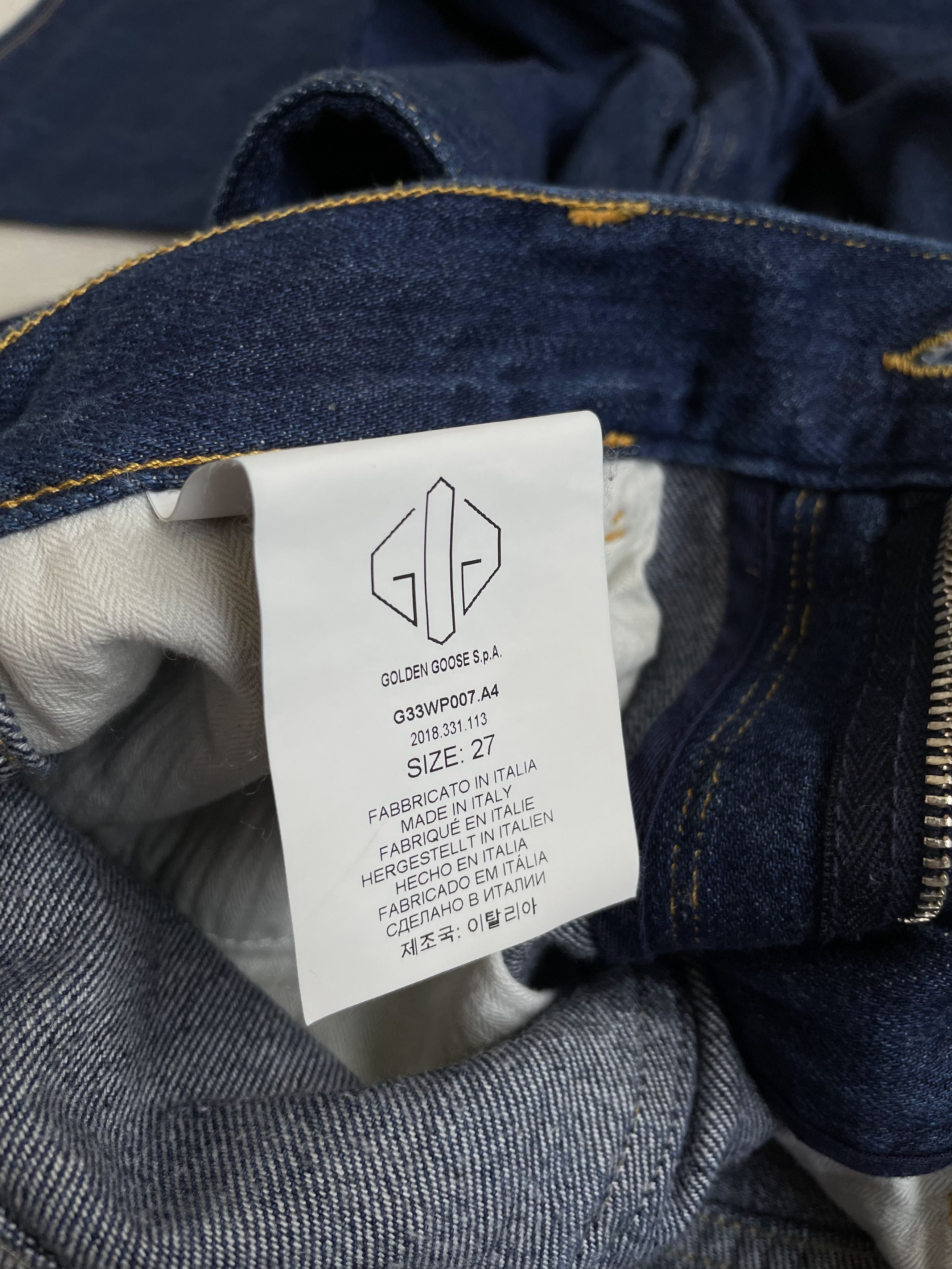 Golden Goose Distressed Style Boyfriend MOM Jeans