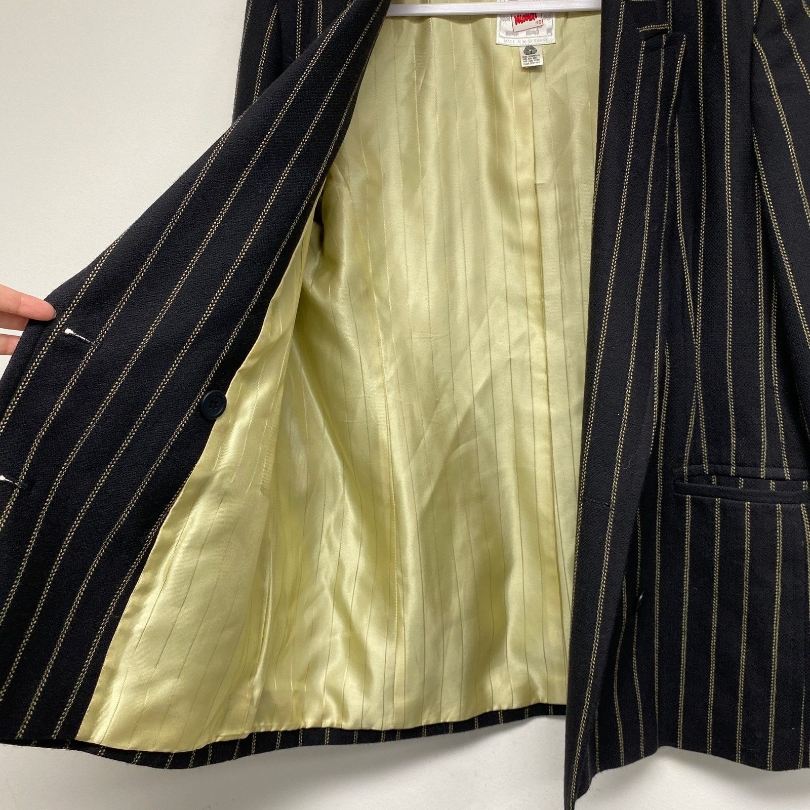 Vintage Vintage Mondi Oversized Pinstripe Double Breasted Blazer Size S / US 4 / IT 40 - 3 Thumbnail
