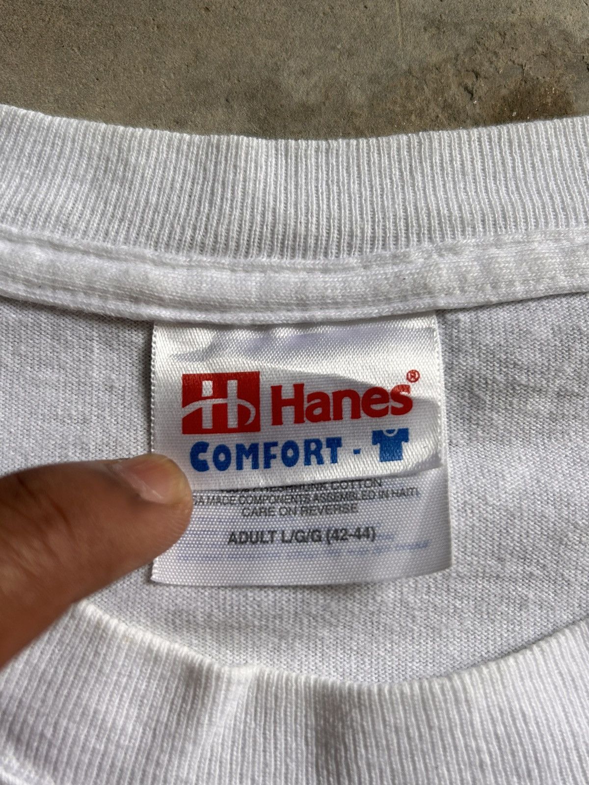 Hanes UCLA Football 2000 White Tee Backhit Size US L / EU 52-54 / 3 - 5 Thumbnail
