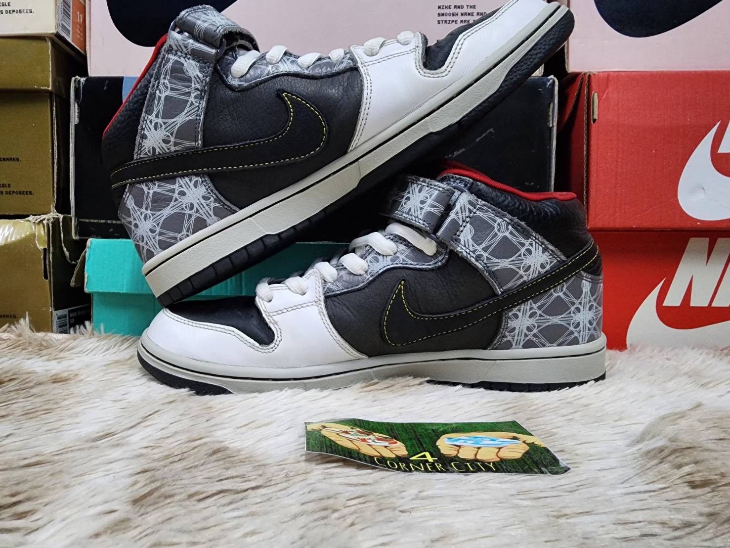 Nike Nike Sb Dunk Mid Beijing Triumvir X Fly Size US 10 / EU 43 - 9 Thumbnail