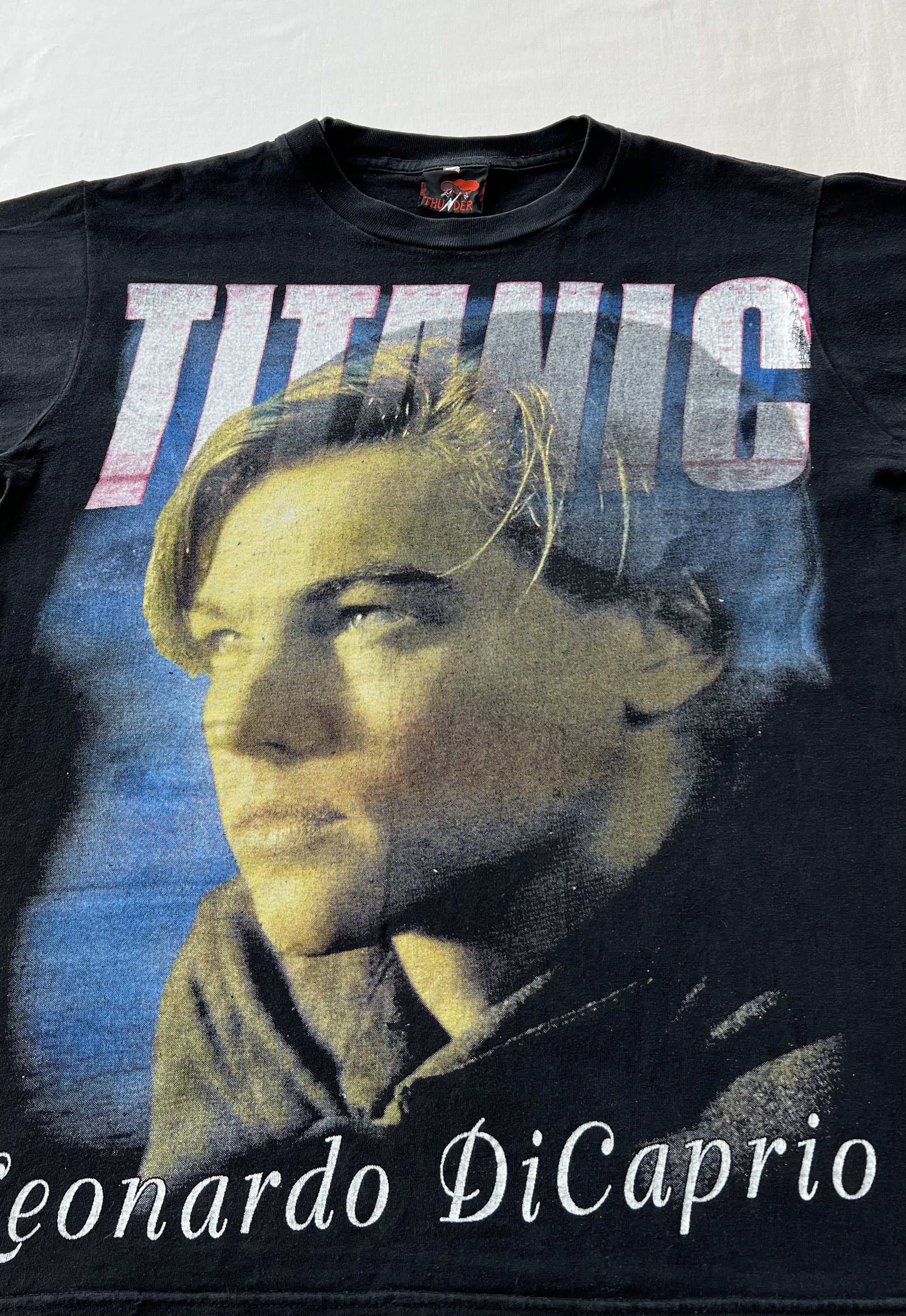 Vintage Vintage 90s Titanic Leonardo Dicaprio Movie Black T-shirt Size US S / EU 44-46 / 1 - 3 Thumbnail