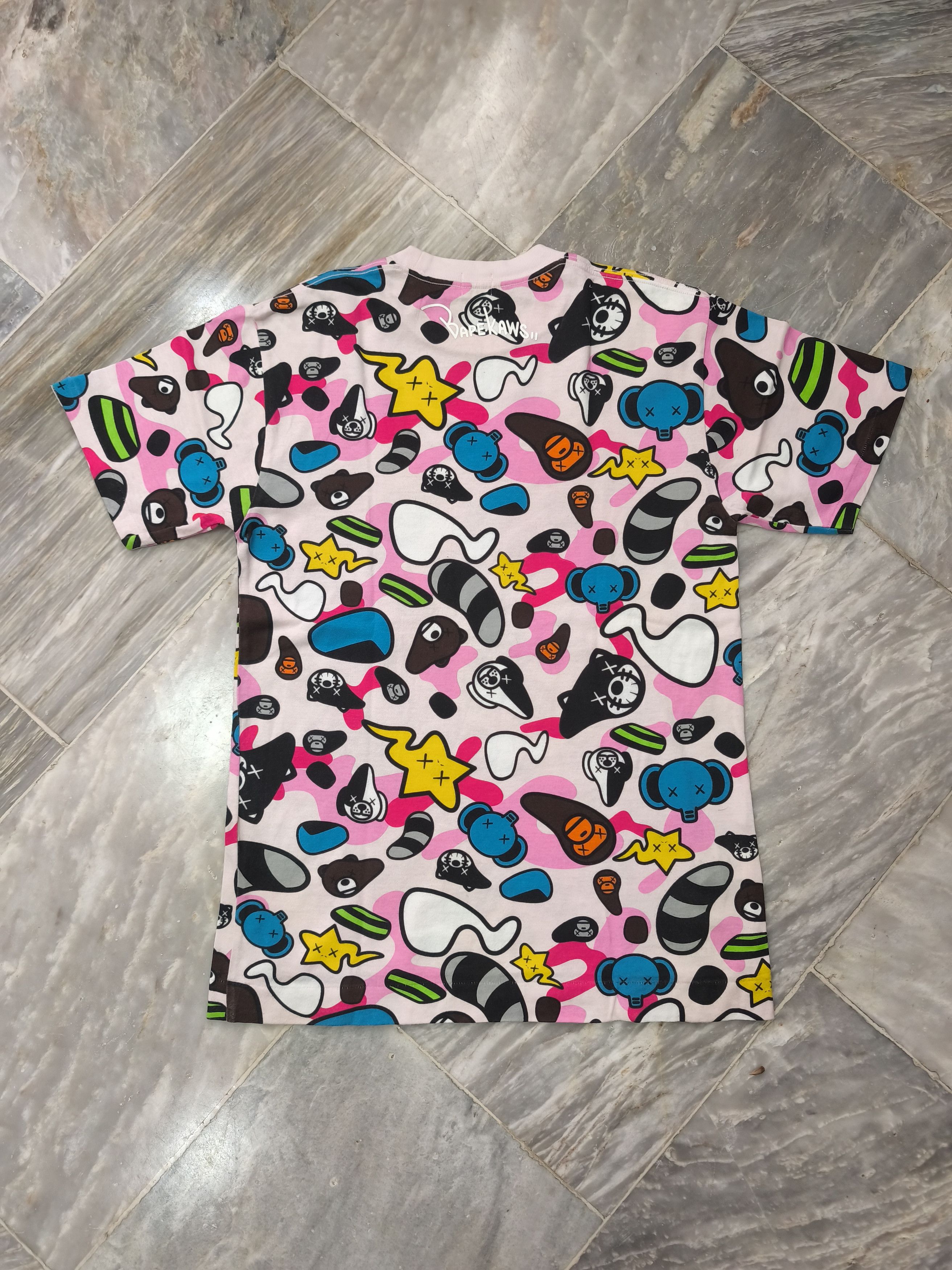 Bape × Kaws RARE OG BAPE BABY MILO x KAWS SAFARI TEE Size US S / EU 44-46 / 1 - 7 Thumbnail