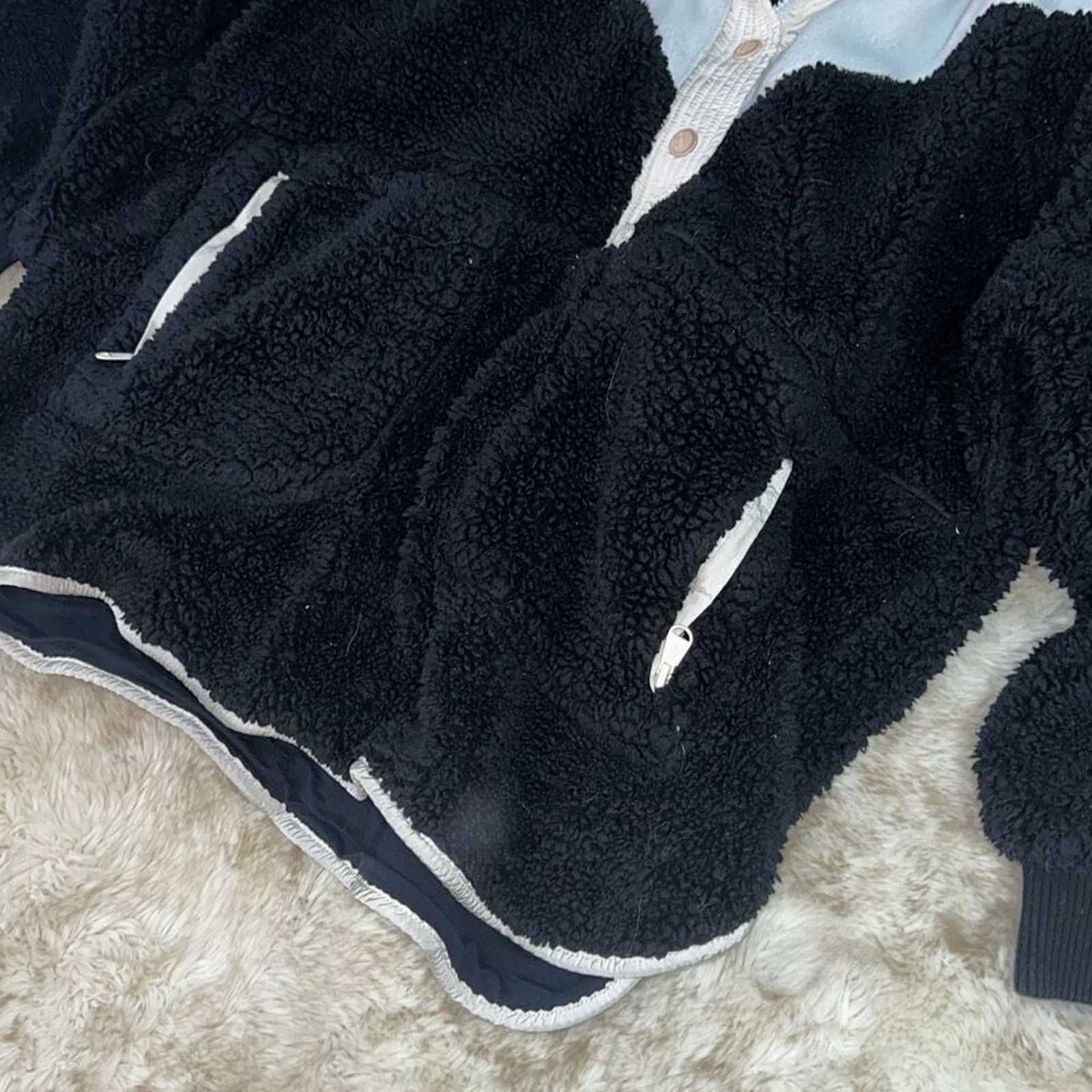 Free People FP Movement Black and White Fall To Rise Fleece | Sz S Size S / US 4 / IT 40 - 5 Thumbnail