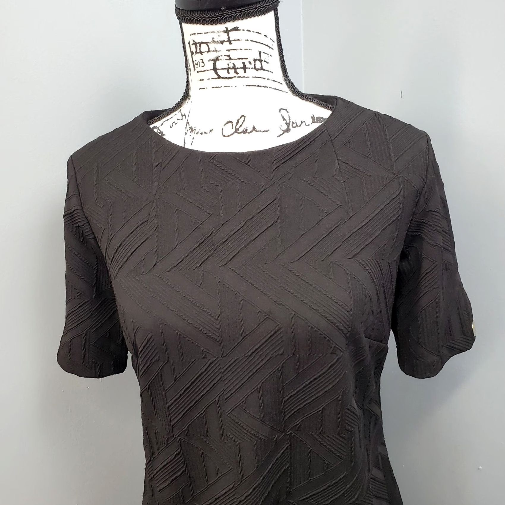 Tommy Hilfiger Tommy Hilfiger Sheath Dress Womens Size 8 Black Textured Knit Gold Snap Sleeve Dress Size M / US 6-8 / IT 42-44 - 3 Thumbnail
