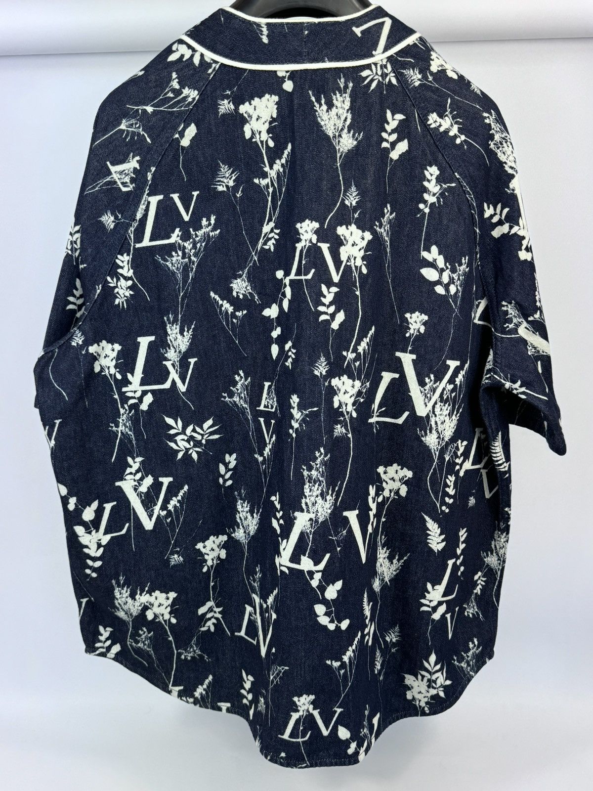 Louis Vuitton MONOGRAM FLOWER PRINT DENIM SHIRT Size US XXL / EU 58 / 5 - 2 Thumbnail