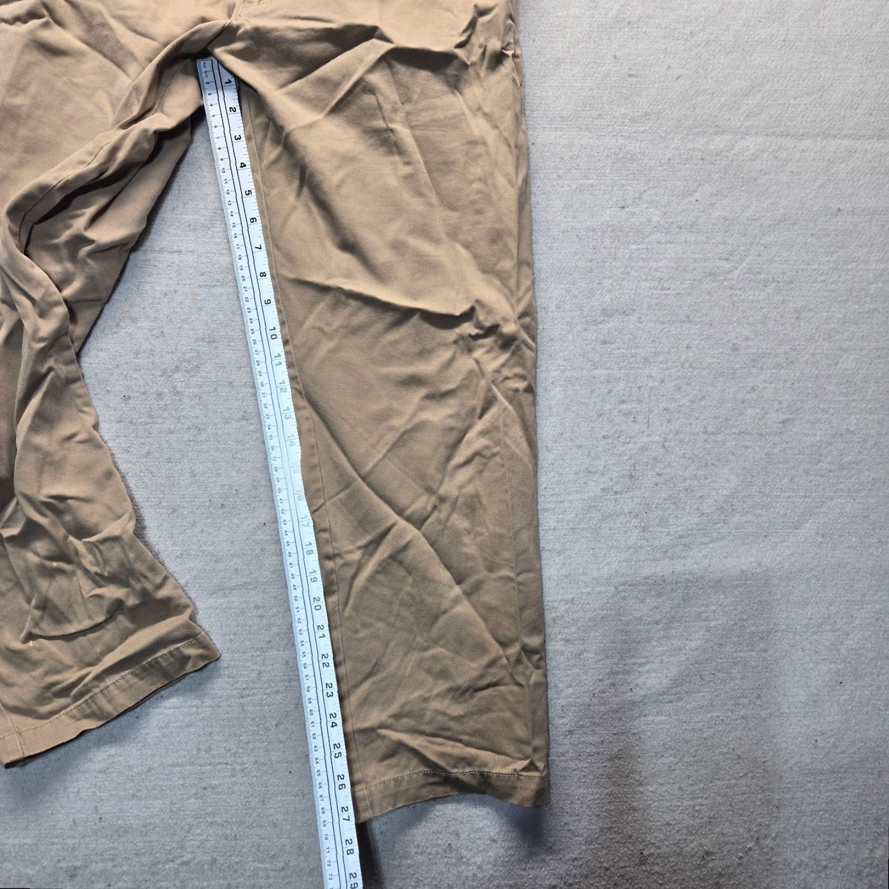 Izod IZOD Saltwater Stretch Chino Pants Beige Slim Fit Flat Front Men 36 Regular 30in Pockets Casual 90s City Preppy Mens Size US 36 / EU 52 - 7 Thumbnail