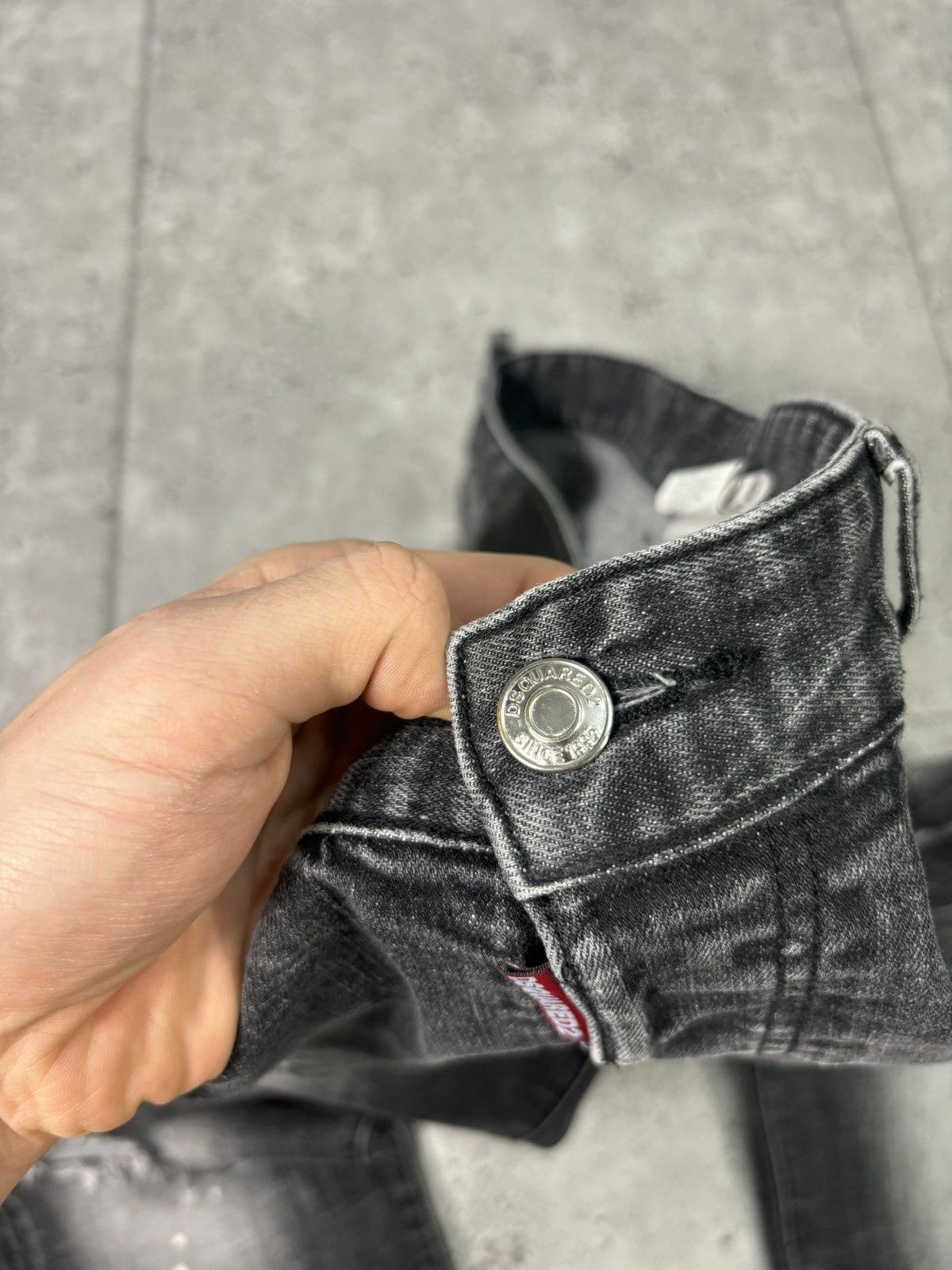 Dsquared2 × Japanese Brand Dsquared2 Paint Splatter Distressed Black Washed Denim Jeans Size US 34 / EU 50 - 5 Thumbnail