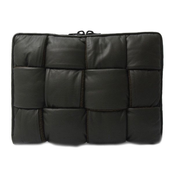 Bottega Veneta Bottega Veneta Bottega Veneta Lambskin Intrecciato Folded Clutch Bag 641039 Leather Clutch Bag 641039 in Great Condition Size ONE SIZE - 1 Thumbnail