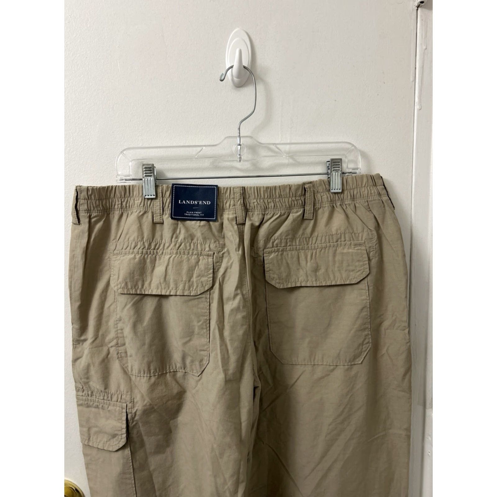 Lands' End Lands' End Pants Mens 36x32 Tan Field Khaki Cargo Traditional Fit YKK Trousers Cargo Pants Beige Men Medium? Size US 36 / EU 52 - 7 Thumbnail