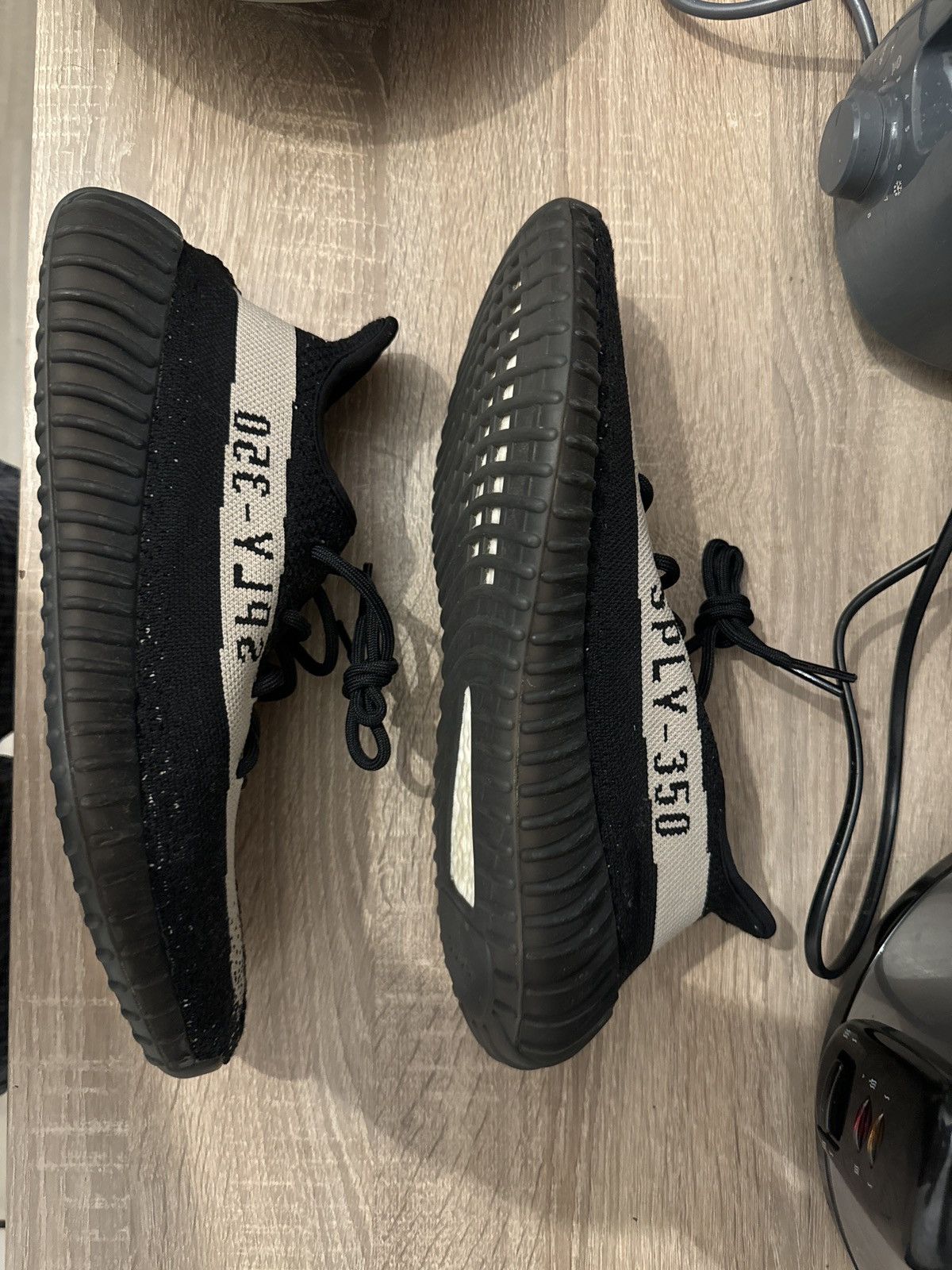 Kanye West Yeezy Oreo Size US 11 / EU 44 - 2 Thumbnail