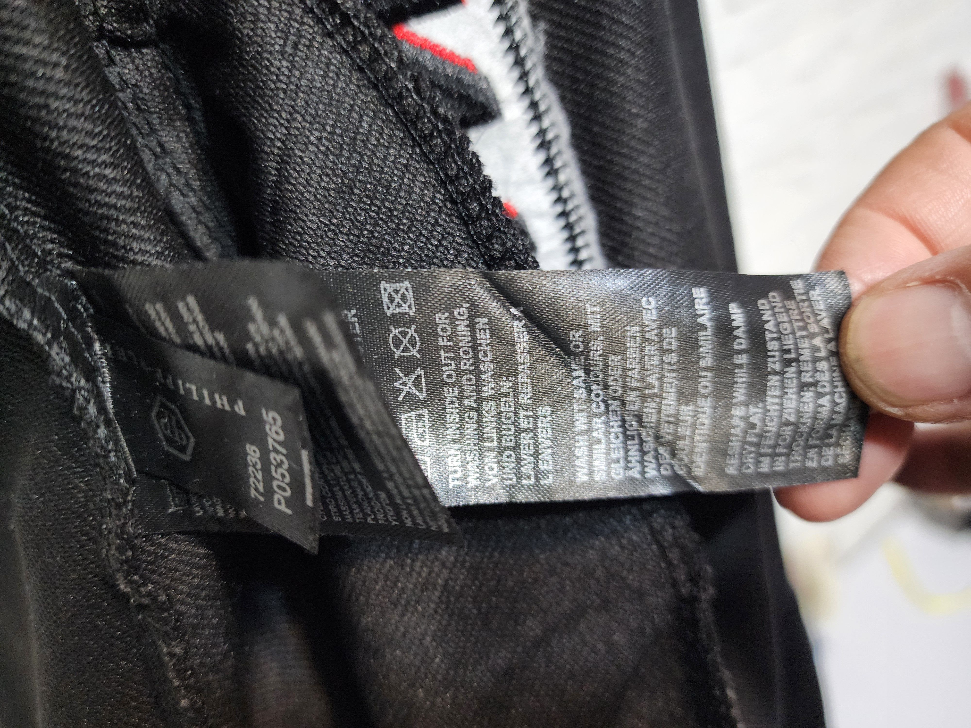 Uniqlo Men's Black Jacket: Zippered Pockets. Size US L / EU 52-54 / 3 - 6 Thumbnail