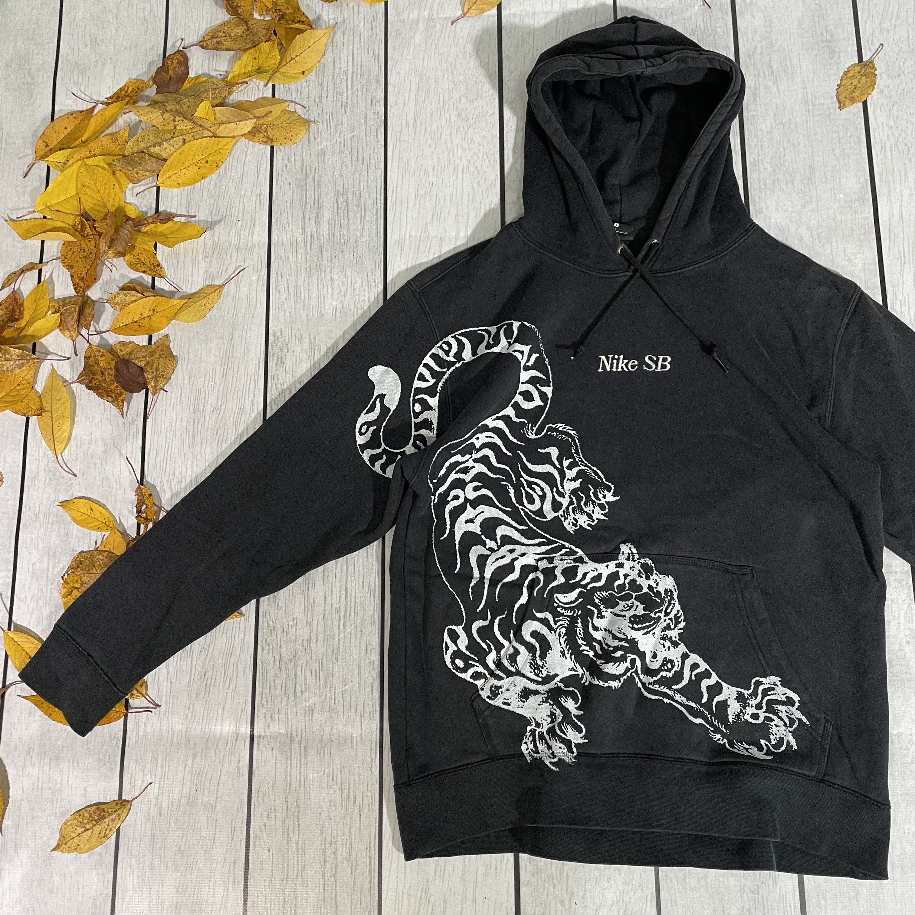 Nike Nike SB Black Hoodie grunge alt rare y2k custom Tiger 1of1 Size US L / EU 52-54 / 3 - 3 Thumbnail