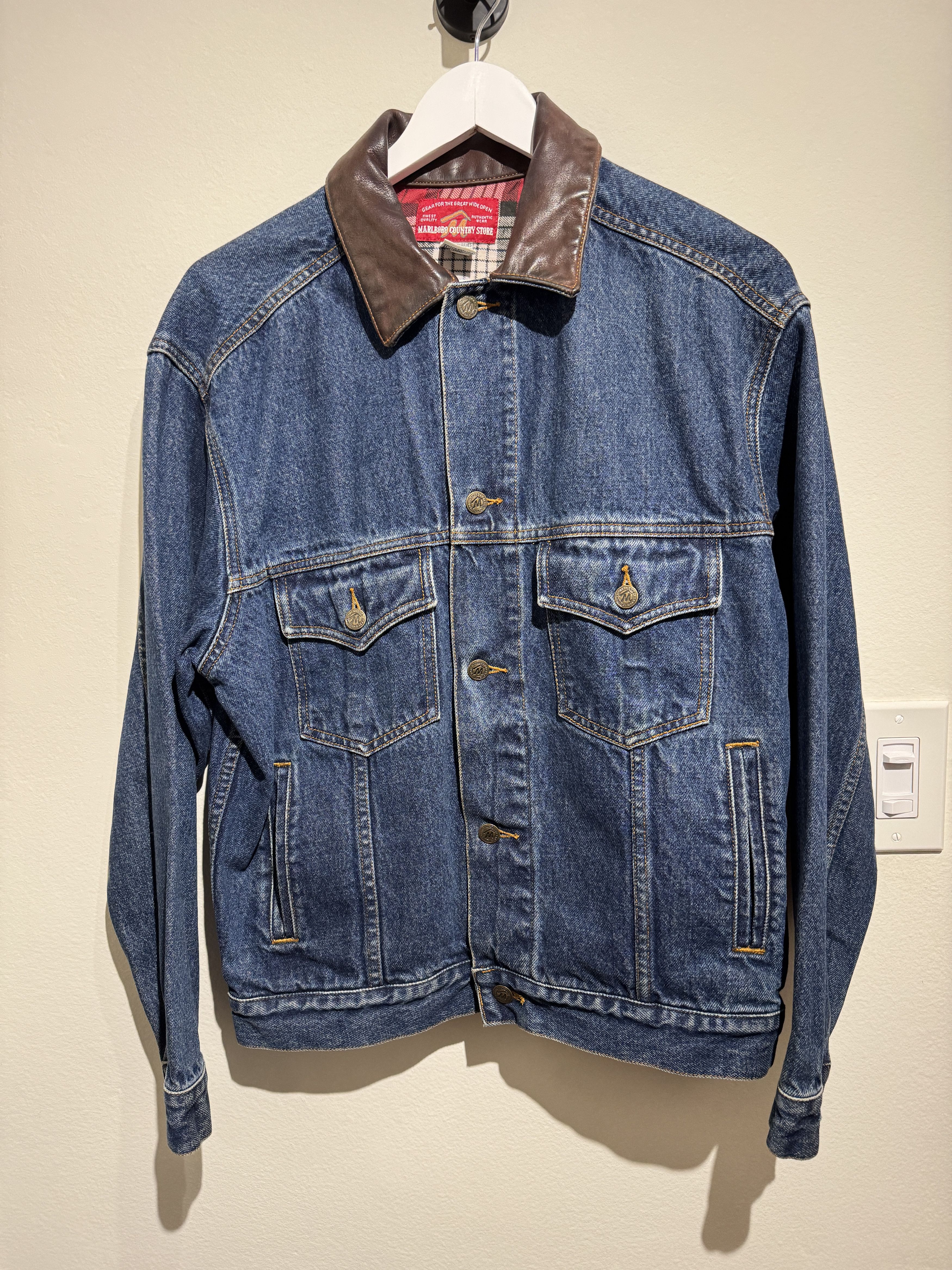 Marlboro Vintage Marlboro Country Store Denim Jacket & Leather Collar Size US M / EU 48-50 / 2 - 1 Thumbnail