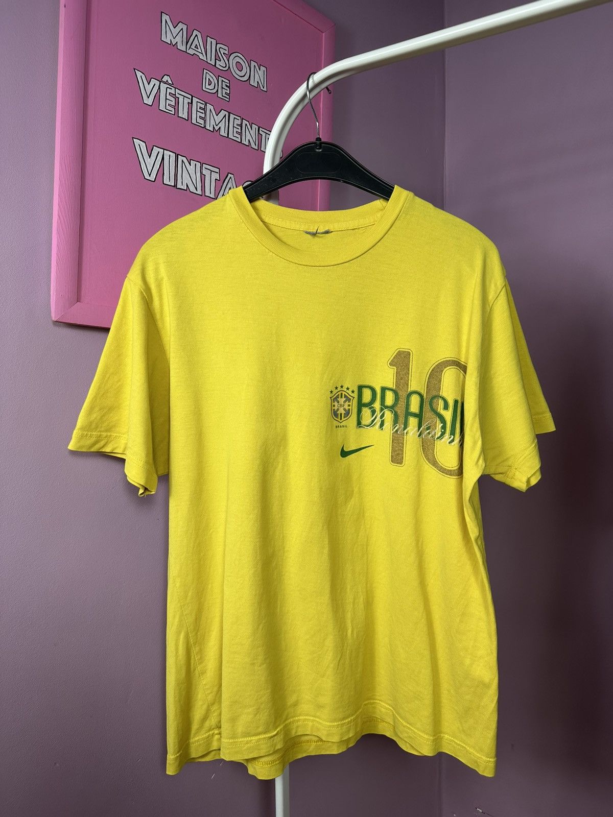 Nike Vintage Nike Brasil Football Ronaldinho 10 T-Shirt Soccer Size US L / EU 52-54 / 3 - 5 Thumbnail