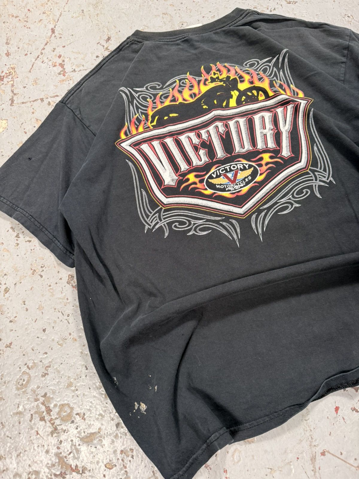 Vintage Vintage Distressed Victory Motorcycle Flame Tee Size US XL / EU 56 / 4 - 5 Thumbnail