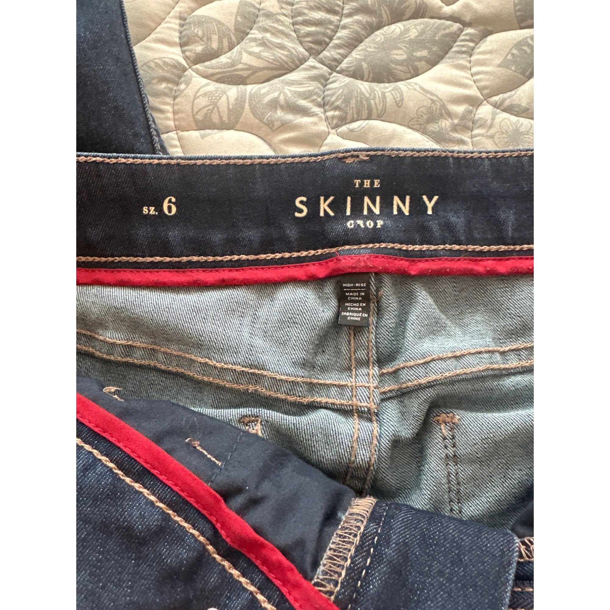 White House Black Market White House Black Mark, Size 6 The Skinny Crop Jeans Dark Wa Size 28" / US 6 / IT 42 - 7 Thumbnail
