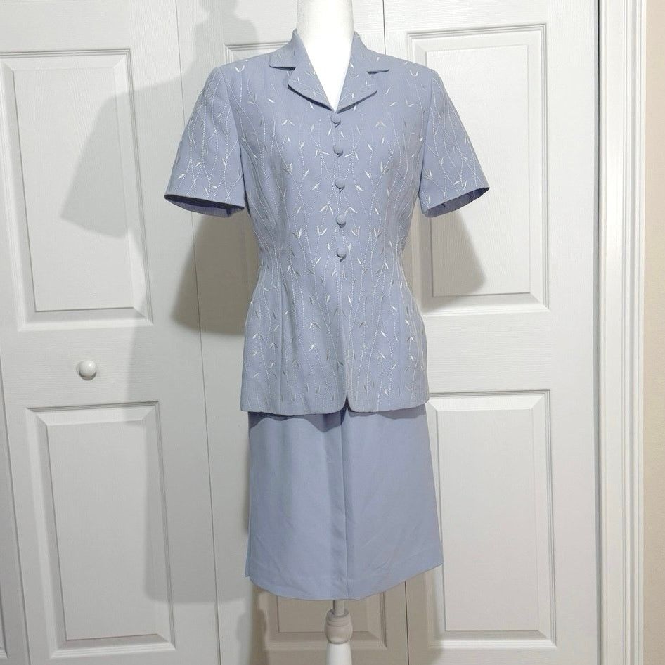 Kasper VTG Kasper ASL skirt suit sz 4 pale blue tailored embroidery Size S / US 4 / IT 40 - 1 Thumbnail