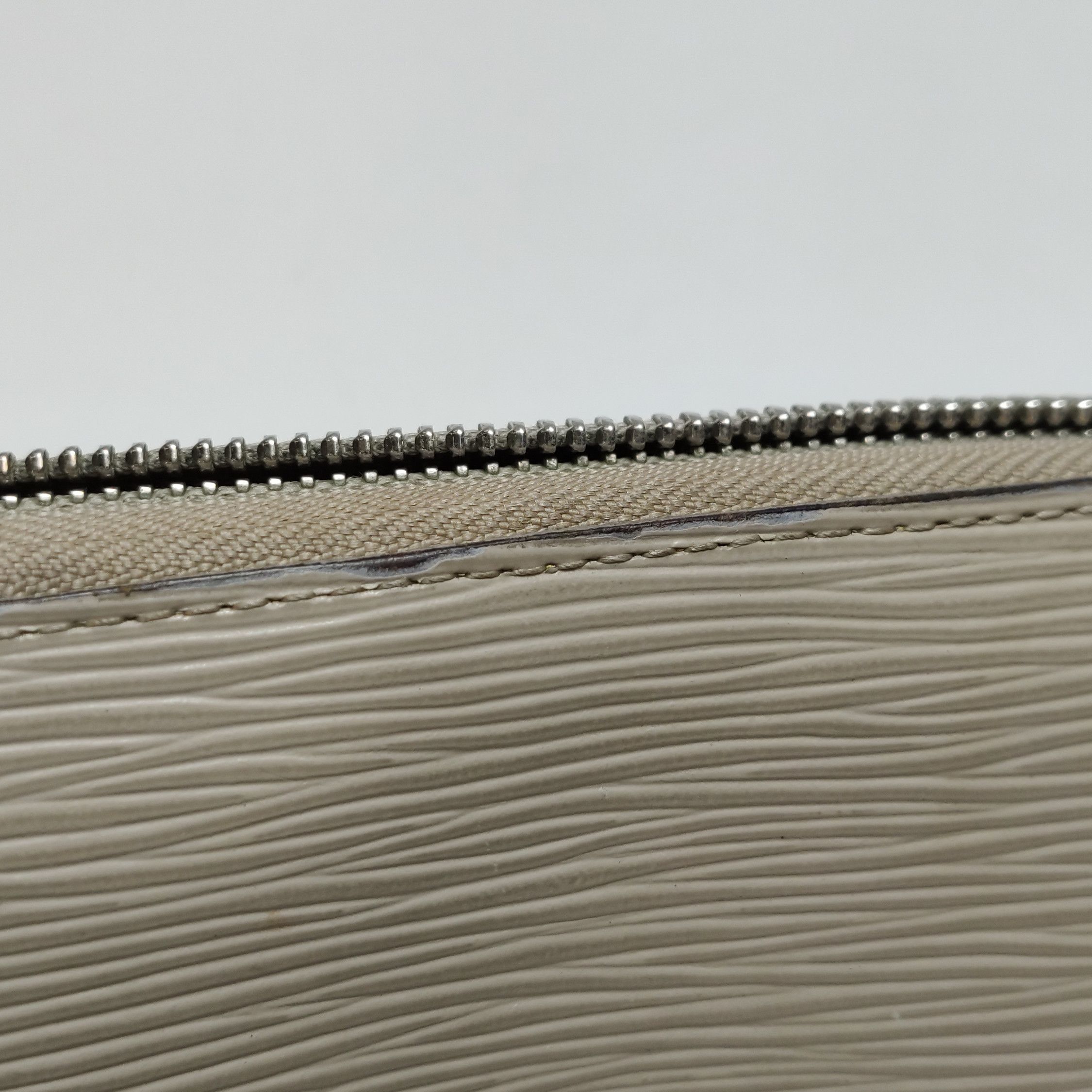 Louis Vuitton Louis Vuitton (LV) Zippy cowhide ripple zip around wallet - Size ONE SIZE - 6 Thumbnail