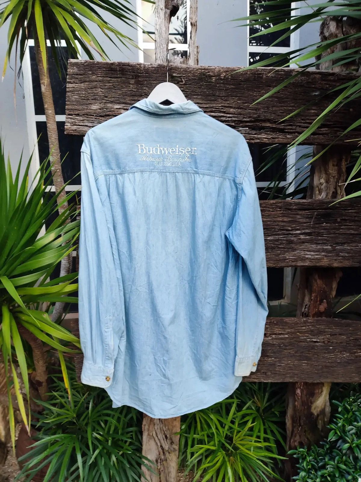 Budweiser Vintage Budweiser Embroidered Light Wash Denim Work Shirt Size US L / EU 52-54 / 3 - 7 Thumbnail