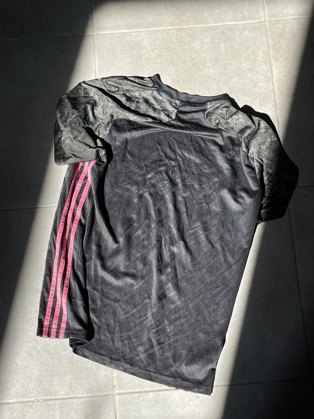 Adidas 2019 Adidas Real Madrid soccer jersey Size US M / EU 48-50 / 2 - 8 Thumbnail