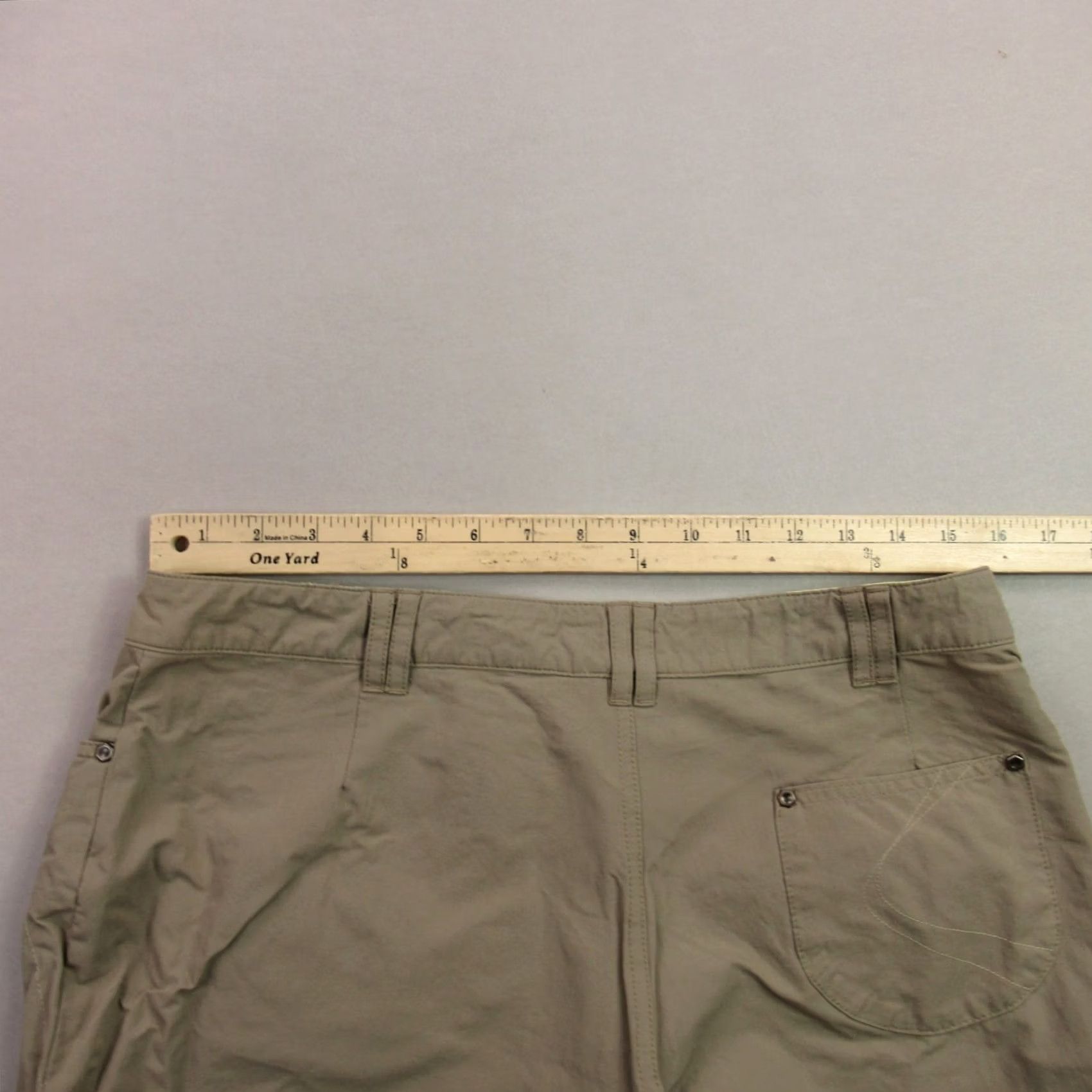 Mountain Hardwear Mountain Hardwear Shorts Womens Size 10 Lightweight Hiking Cargo Pockets Outdoors Beige Size 32" / US 10 / IT 46 - 7 Thumbnail