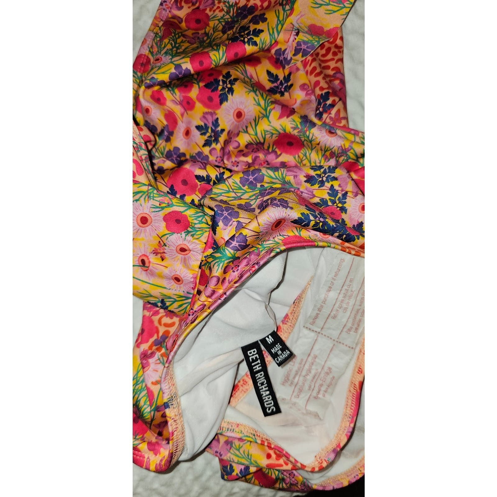 Free People New Beth Richards Sophia One Piece Floral Swimsuit $280 Sz M Size M / US 6-8 / IT 42-44 - 7 Thumbnail