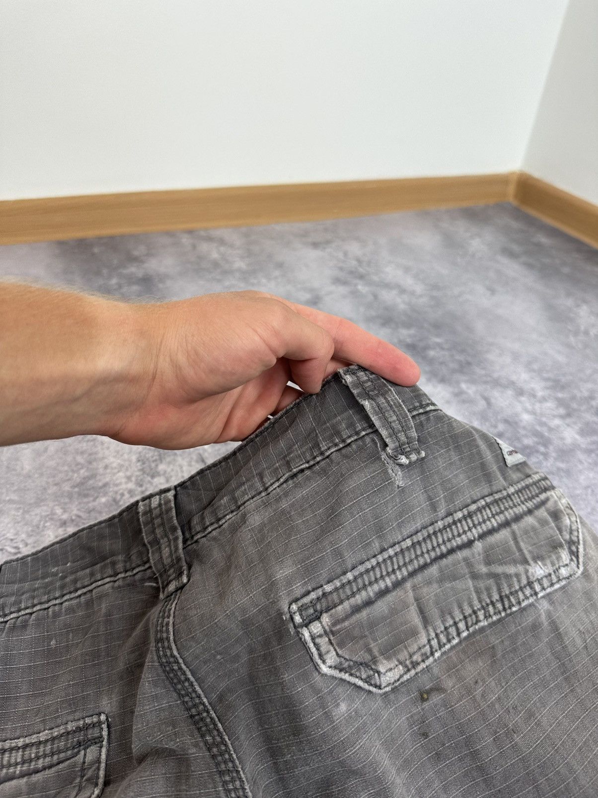 Carhartt Vintage Carhartt Distressed Faded Trashed Cargo Work Shorts Size US 36 / EU 52 - 6 Thumbnail