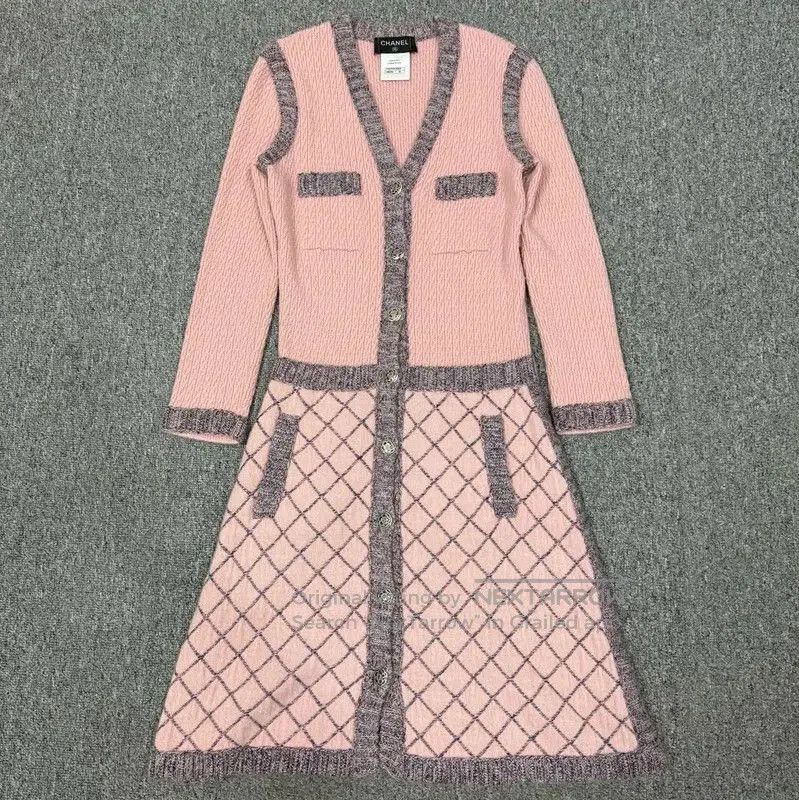 Chanel Chanel Pink Cashmere Dress . Size M / US 6-8 / IT 42-44 - 1 Thumbnail
