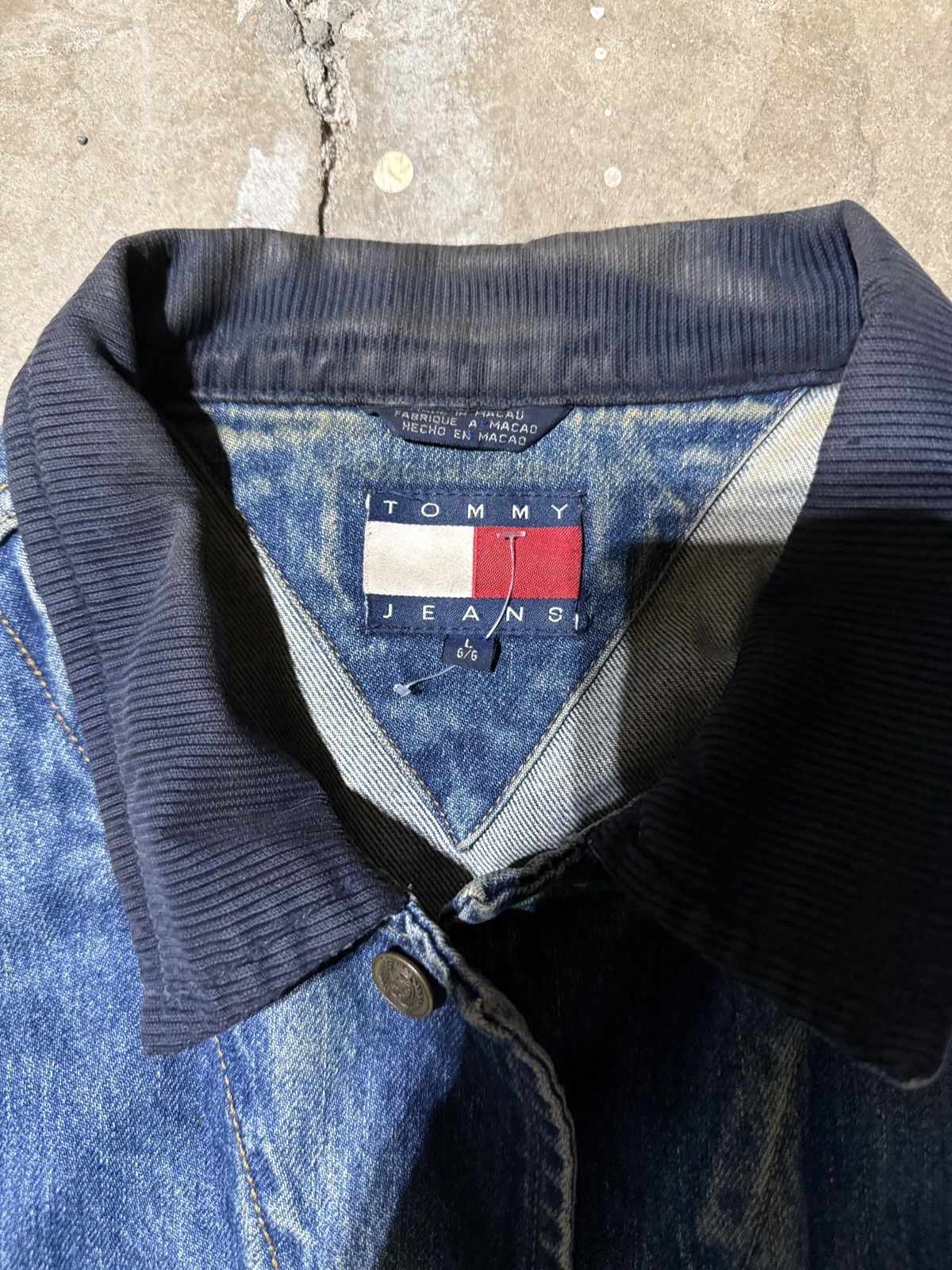 Tommy Hilfiger Tommy Hilfiger Jean Jacket Size US L / EU 52-54 / 3 - 2 Thumbnail