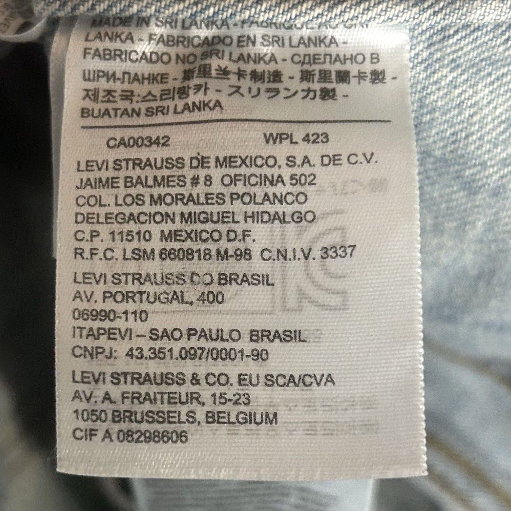 Levi's VINTAGE Levi's Trucker Vest Women XS Blue Distressed Button-Up 90s Cowboy Hipster Retro Rock Jacket/Coat Short Sleeveless Mens? Size XS / US 0-2 / IT 36-38 - 4 Thumbnail