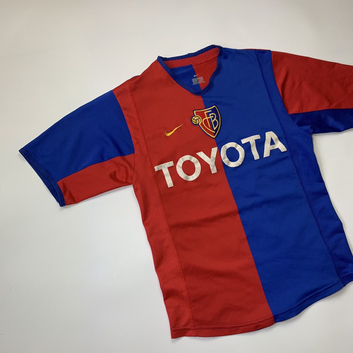 Vintage Vintage Nike Basel 2002 Blockcore Football Jersey Jimmy Size US XS / EU 42 / 0 - 2 Thumbnail