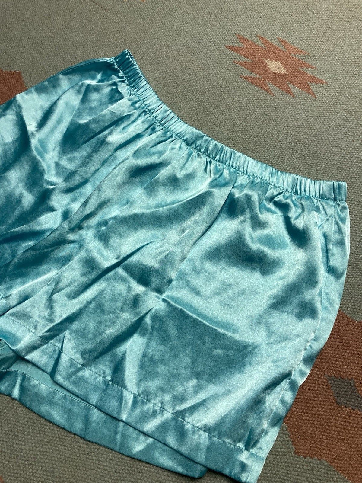 Vintage 60s women’s silk satin shorts elastic waist light blue XL? Size 28" / US 6 / IT 42 - 2 Thumbnail