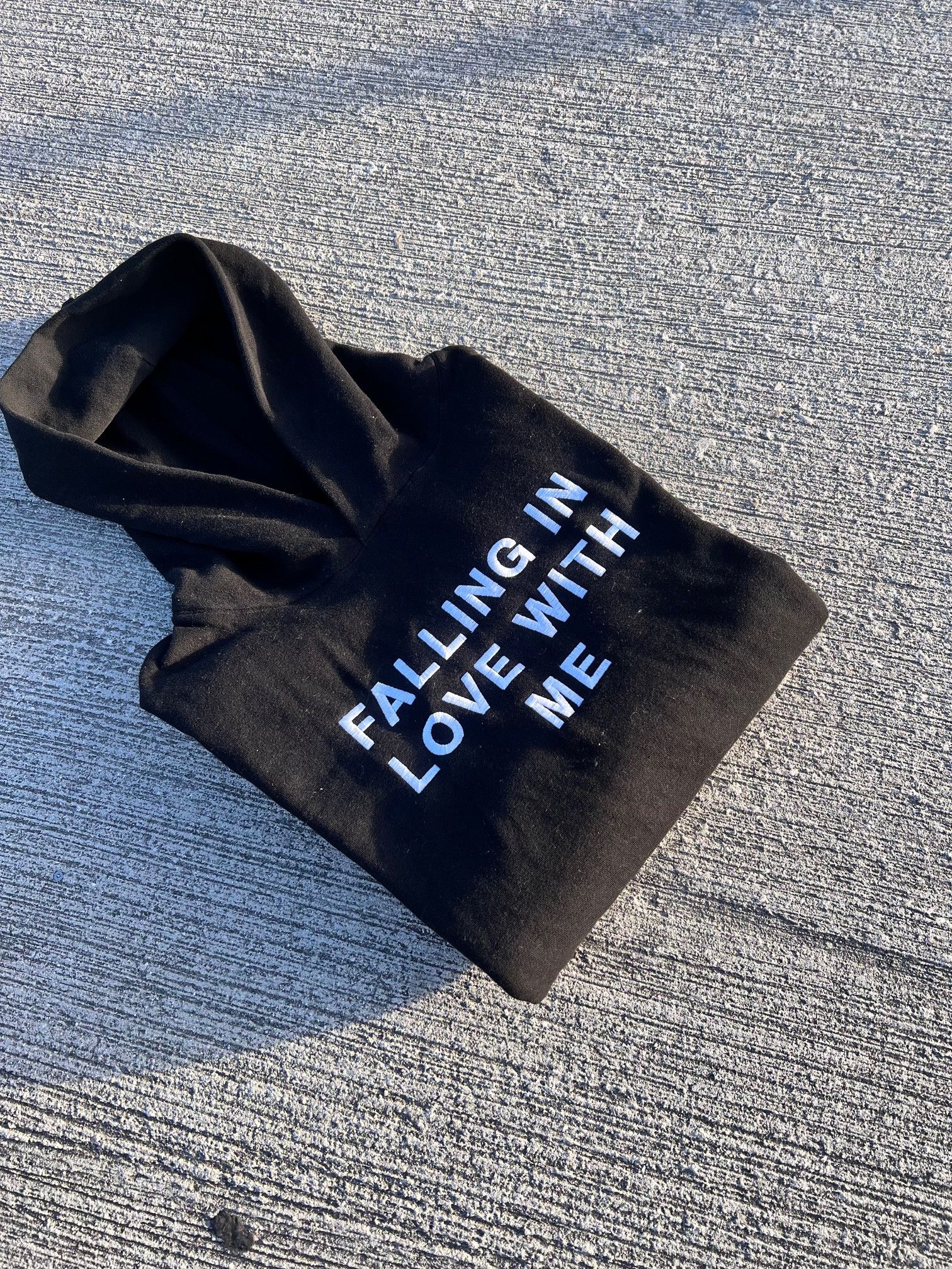 Prolific Falling in love with me hoodie embroidered Size US XL / EU 56 / 4 - 3 Thumbnail