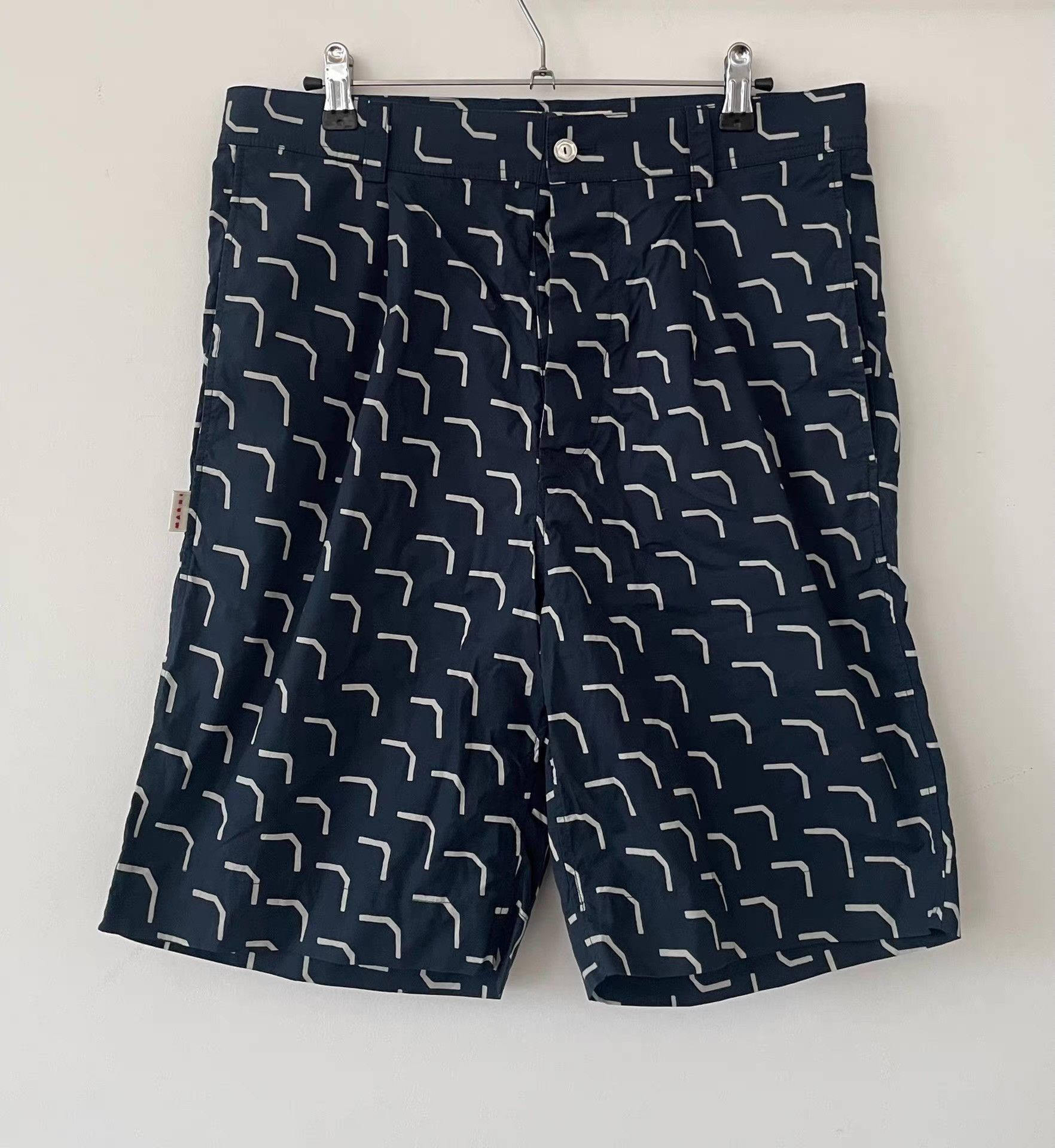 Marni Marni Men's Printed Shorts Ｑ21 Size US 34 / EU 50 - 1 Thumbnail