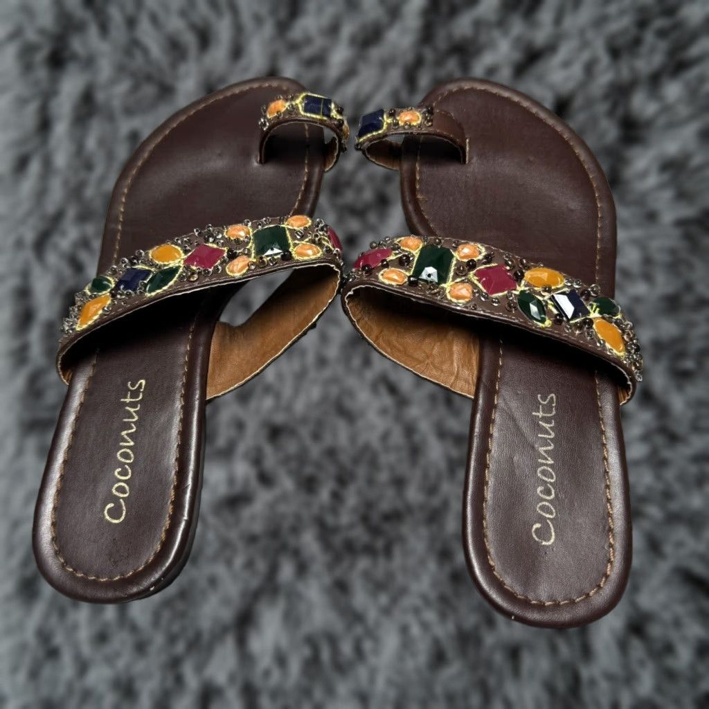 Vintage VINTAGE Coconuts Sandal Women's Slide 8 Brown Toe Ring Embellished Jeweled Bohemian Whimsigoth 90s Vacation Mens? Wait. No gender. End with Womens. Size US 8 / IT 38 - 1 Thumbnail