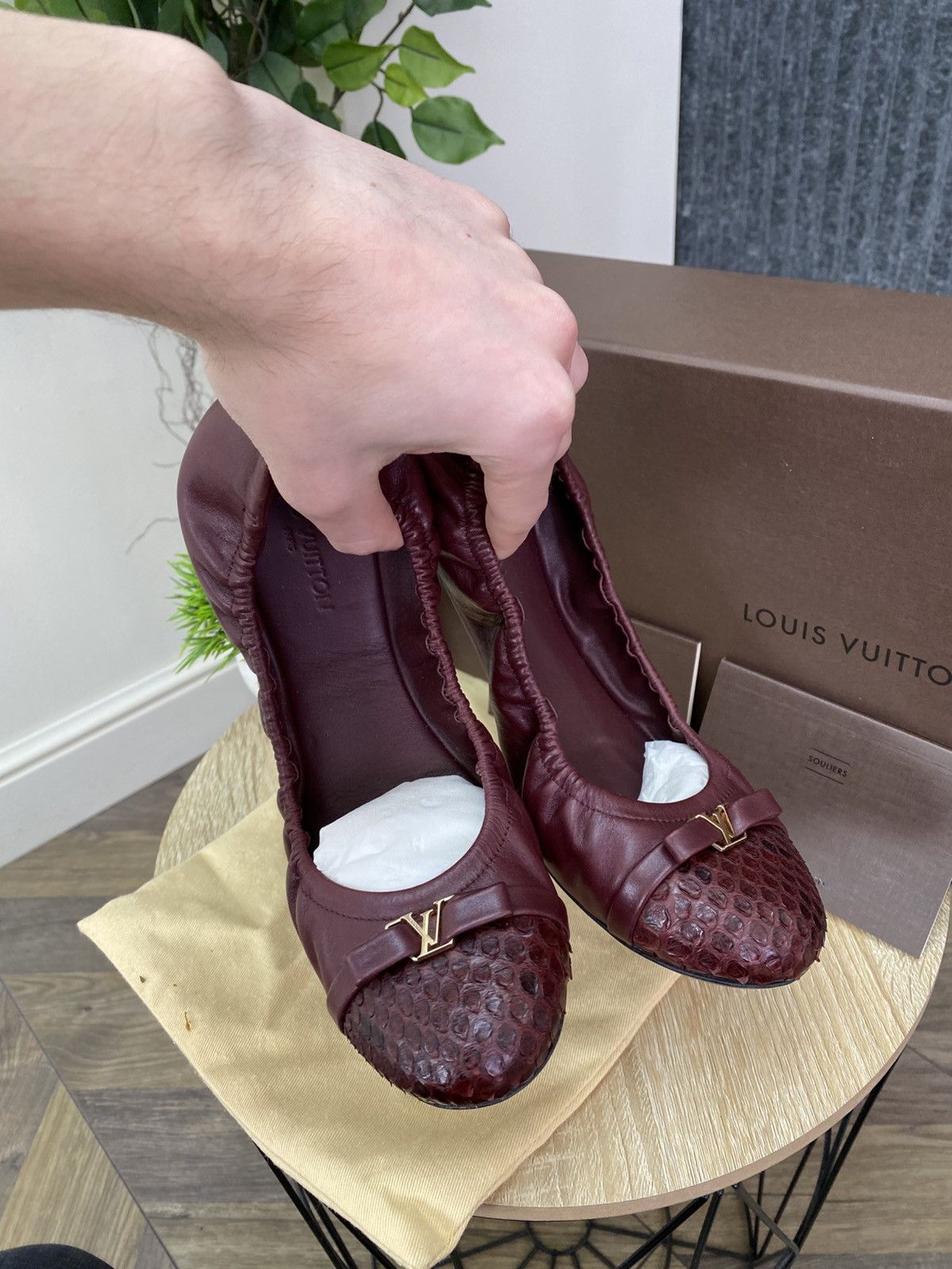 Louis Vuitton Vintage Louis Vuitton Maroon Leather Reptile Ballet Flats Size US 9 / IT 39 - 14 Thumbnail
