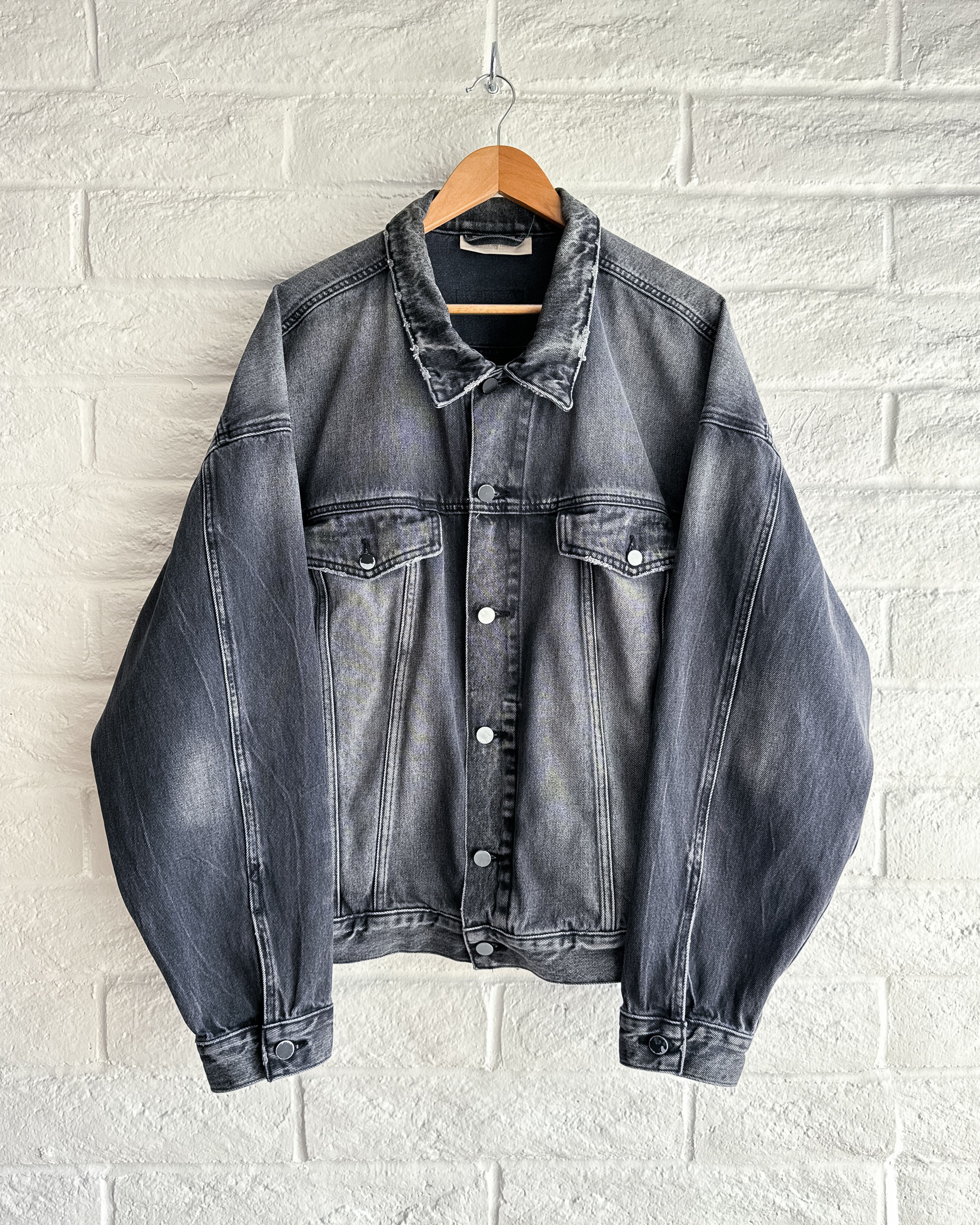 Essentials Fear Of God Essentials Black Wash Denim Trucker Jacket M Size US M / EU 48-50 / 2 - 1 Thumbnail