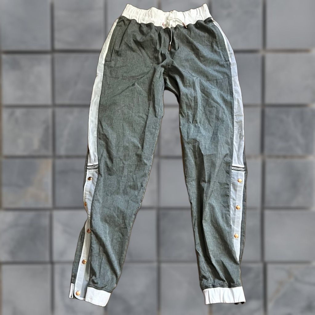 Lululemon Lululemon Pants Womens 4 Green Gray Snap Ankle Performance Track Joggers Size 27" / US 4 / IT 40 - 1 Thumbnail