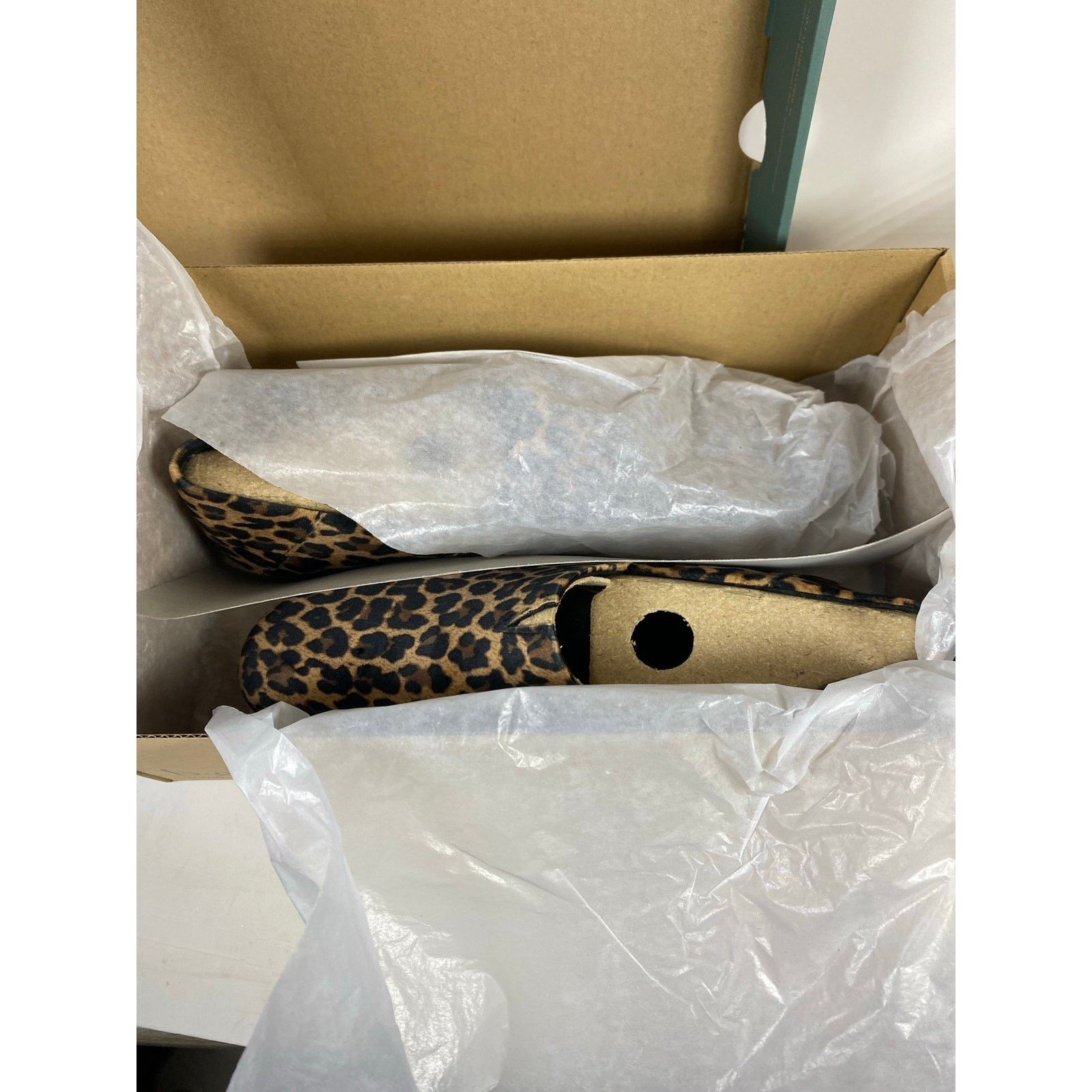 Other B.O.C. Suree Tan Leopard Print Loafers 9M BRAND NEW Women's Size US 9 / IT 39 - 3 Thumbnail